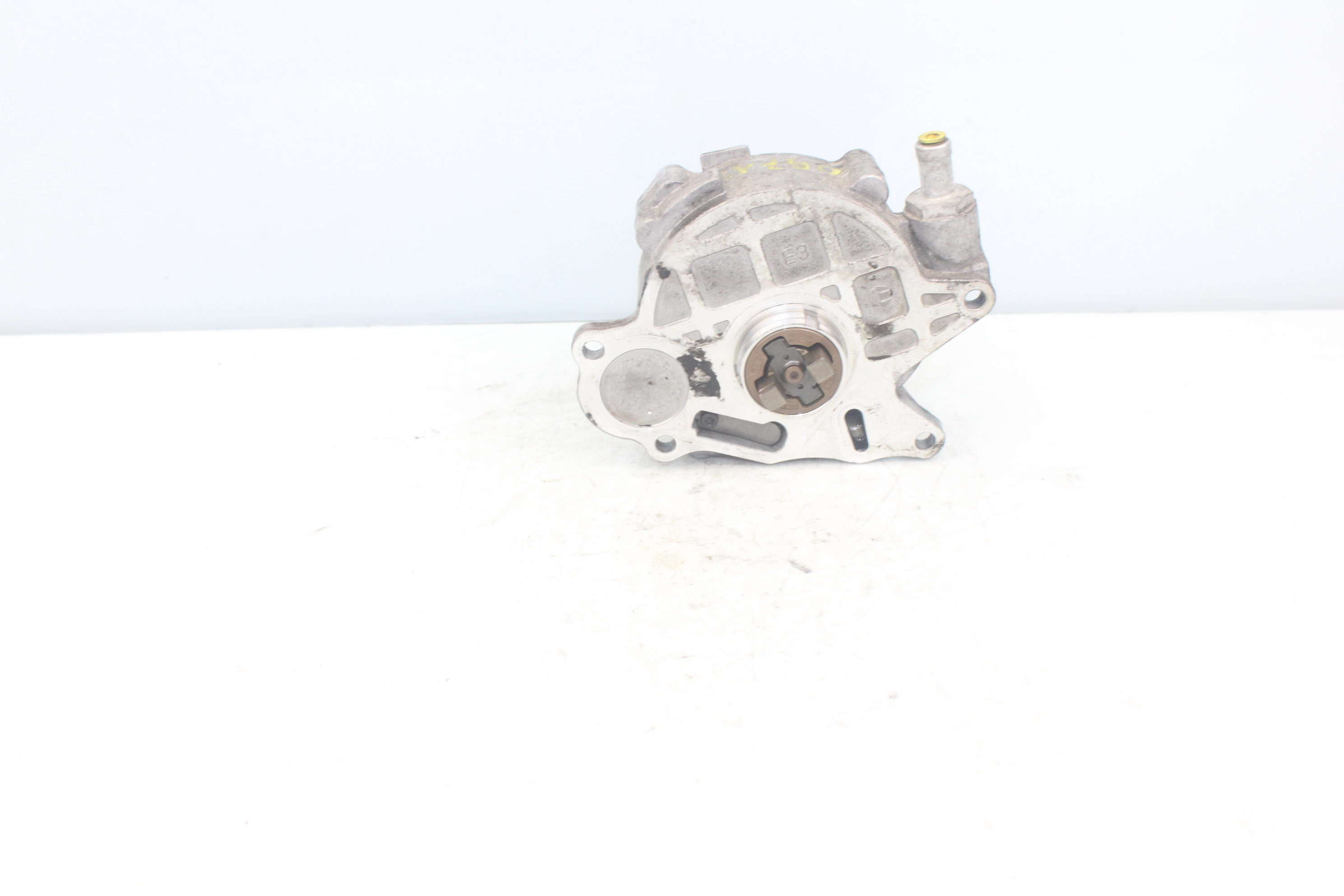 VOLKSWAGEN Tiguan 1 generation (2007-2017) Vacuum Pump 03L145100 23795975