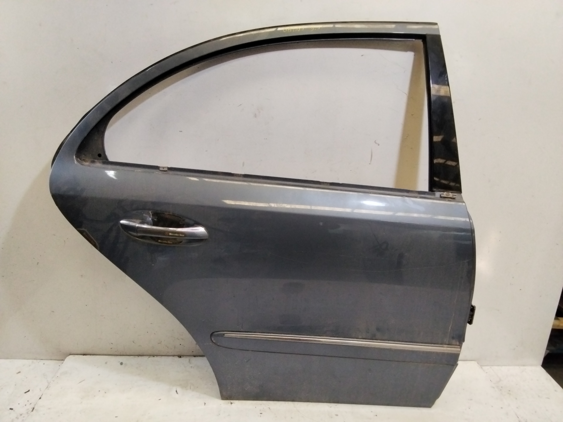 MERCEDES-BENZ E-Class W211/S211 (2002-2009) Rear Right Door 25265411