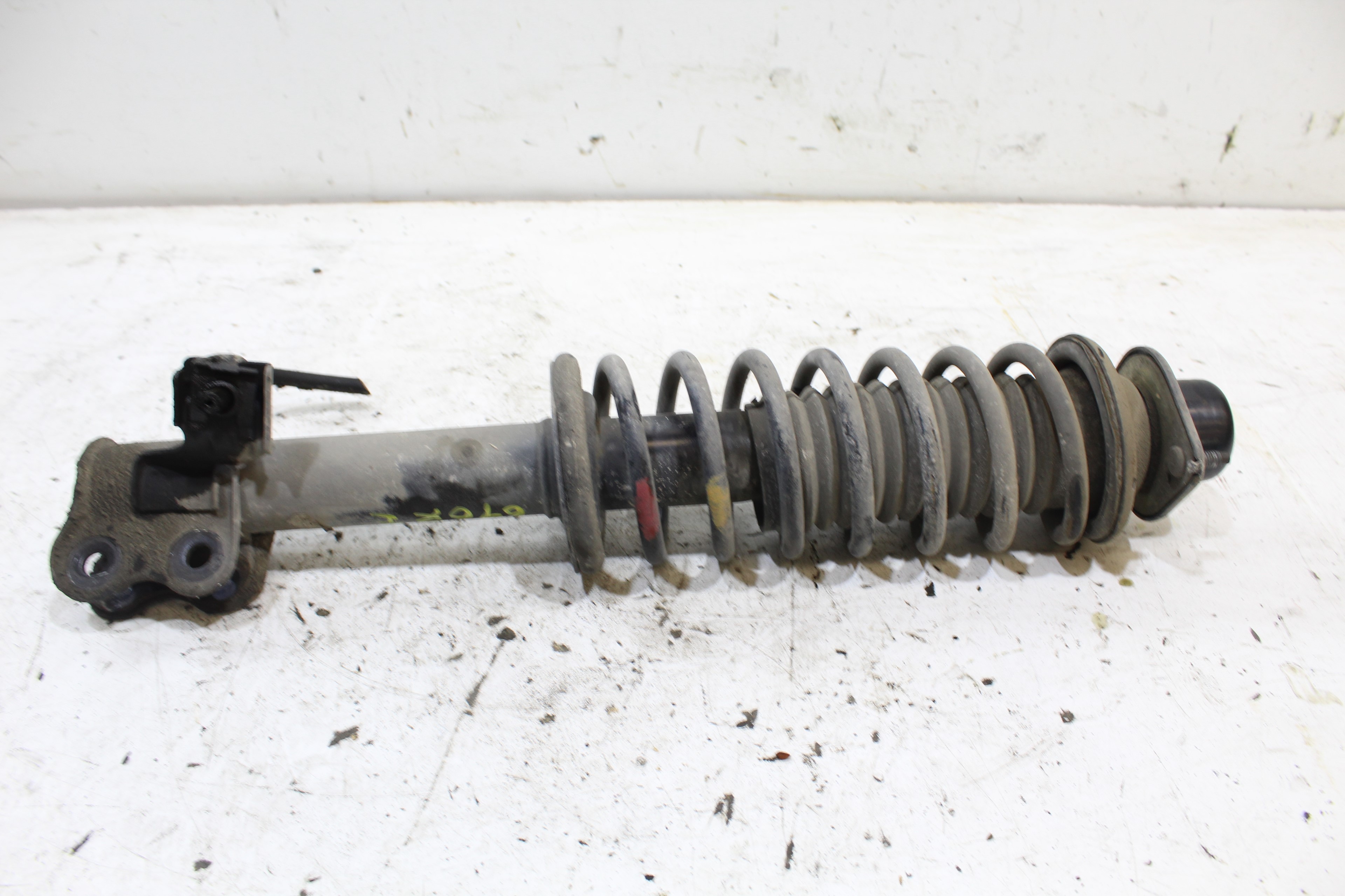 NISSAN Micra K11 (1992-2003) Front Left Shock Absorber NOTIENEREF 23809440