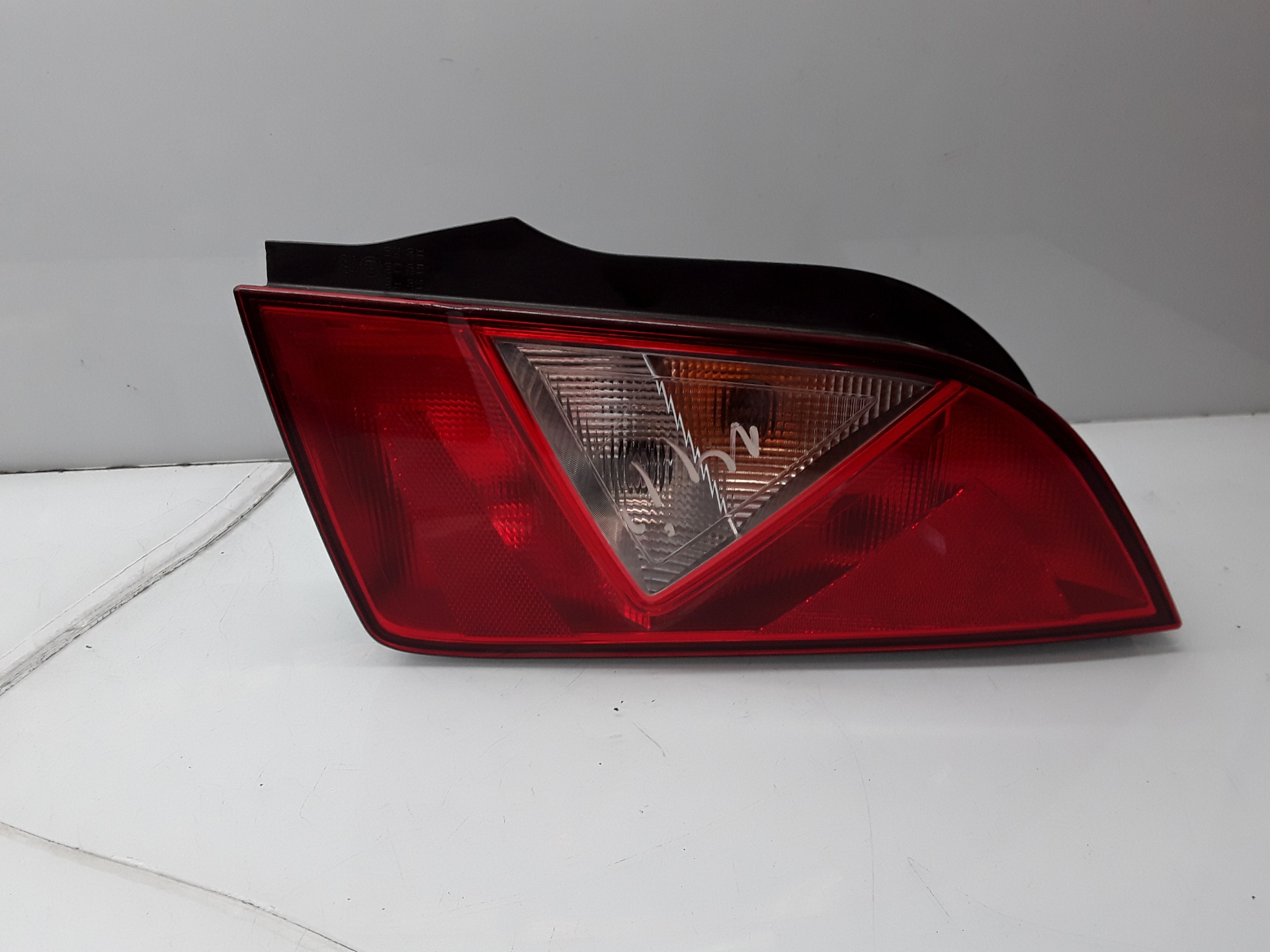 SEAT Alhambra 2 generation (2010-2021) Rear Right Taillight Lamp 1SL945096K 19342855