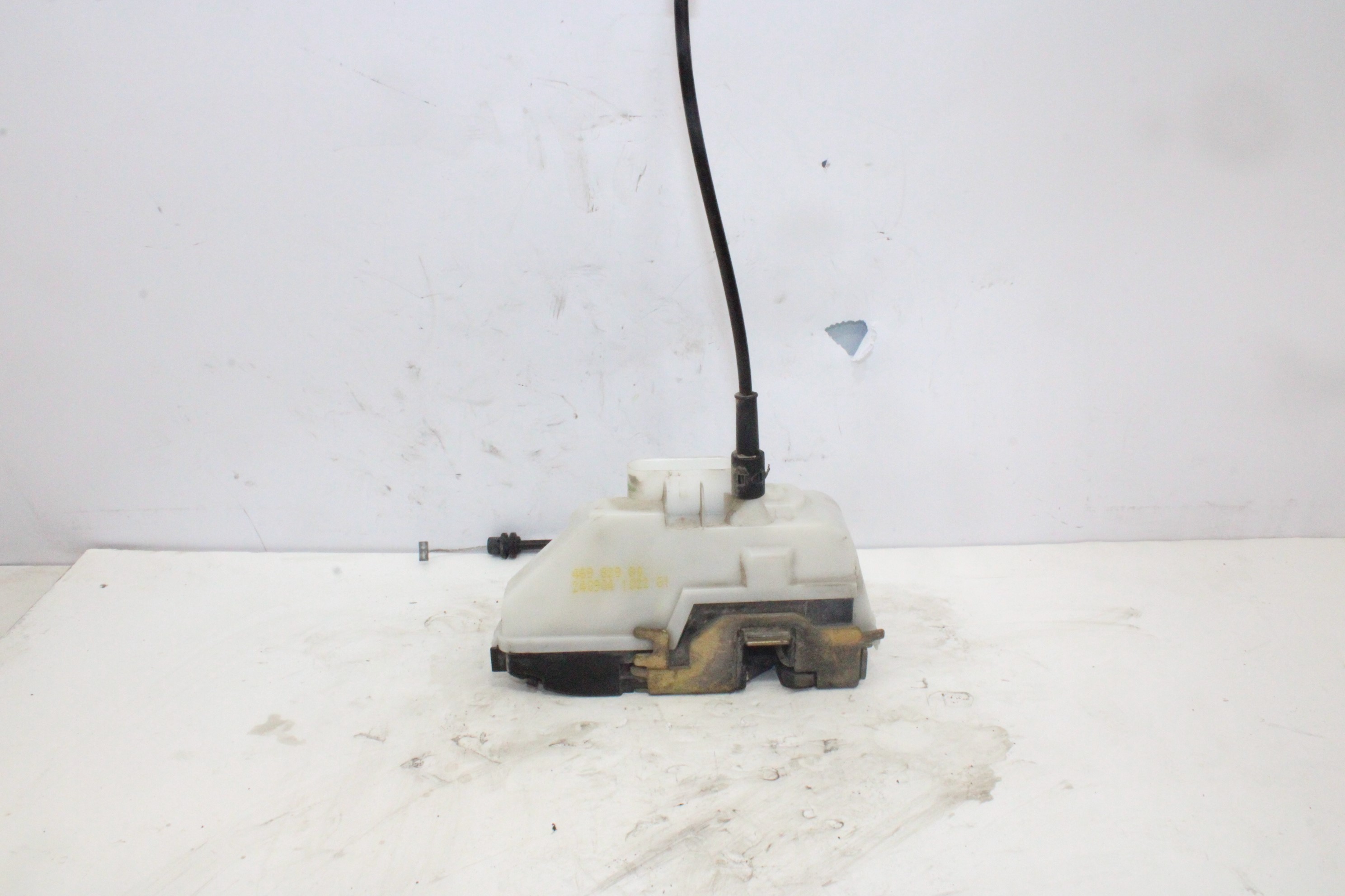 Fecho da porta frente esquerda 46982980 de Citroen C3 2002-2007