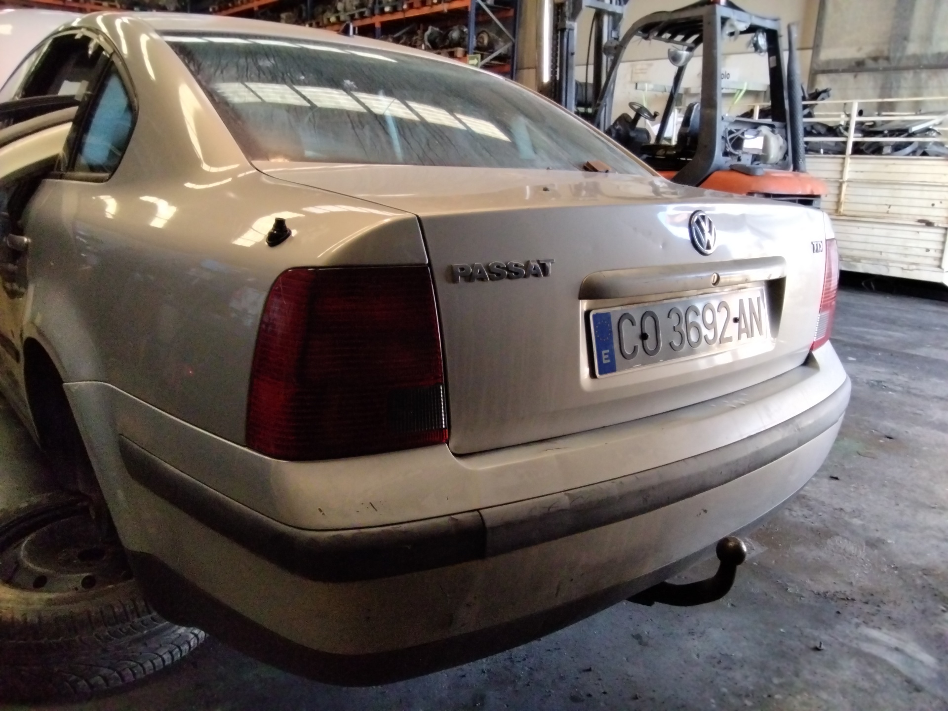 VOLKSWAGEN Passat B5 (1996-2005) Priekšējā kreisā apakšējā svira/ričags NOTIENEREF 25188354