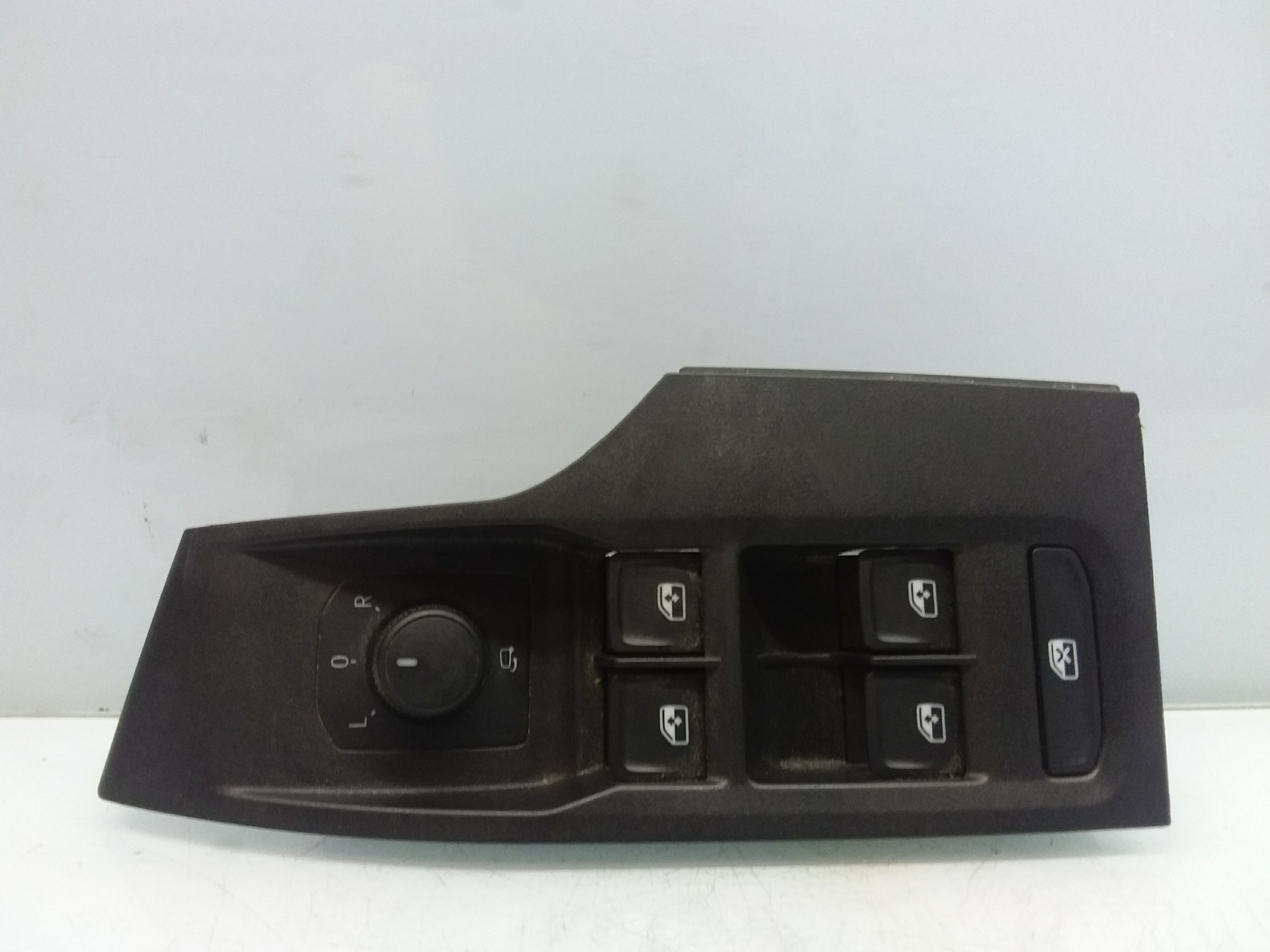 SEAT Alhambra 2 generation (2010-2021) Кнопка вікна передньої лівої двері 5G0959857F 19268631