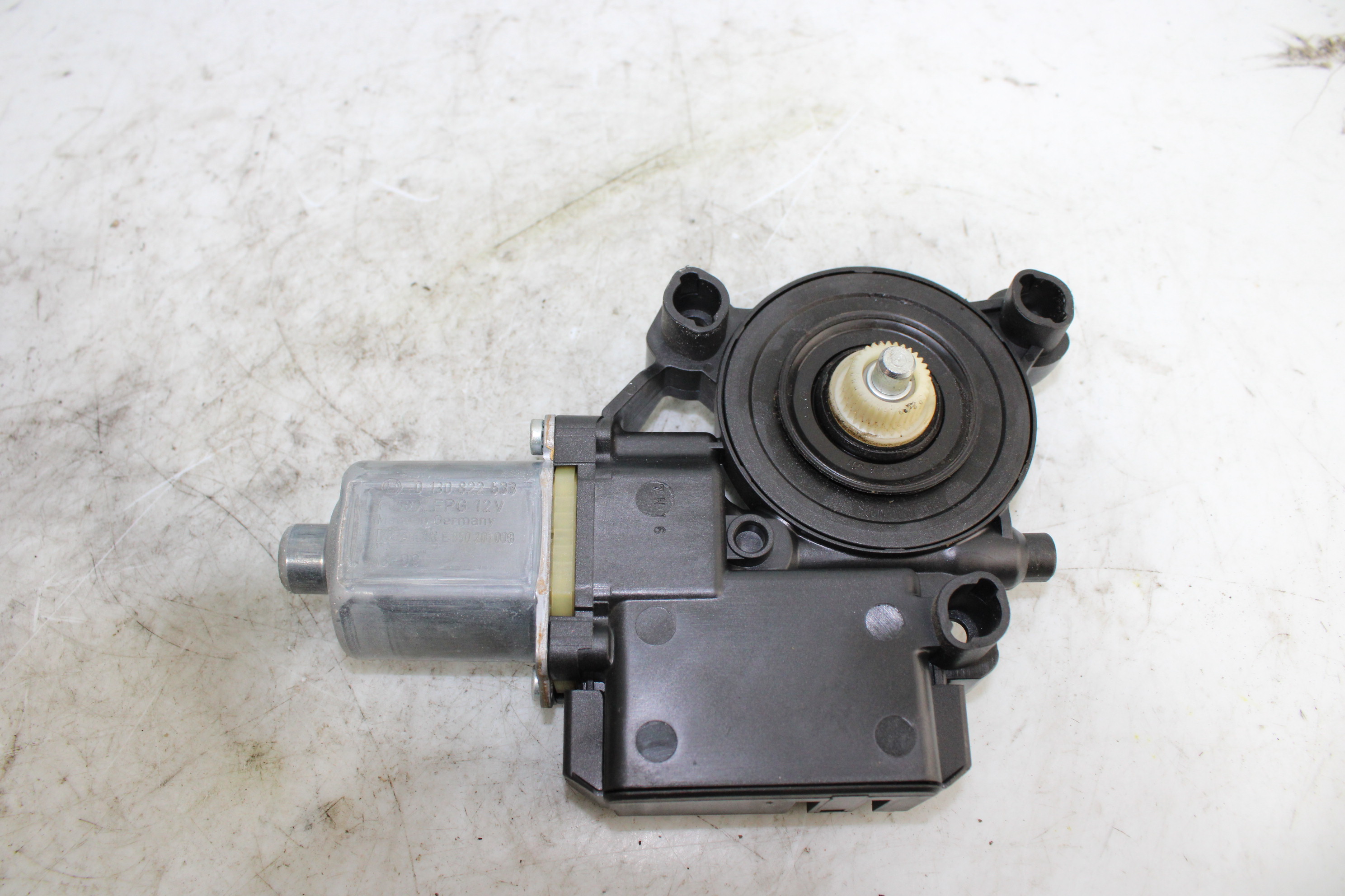 VOLKSWAGEN Polo 5 generation (2009-2017) Motor de control geam ușă  dreapta spate 6R0959812N 25191458