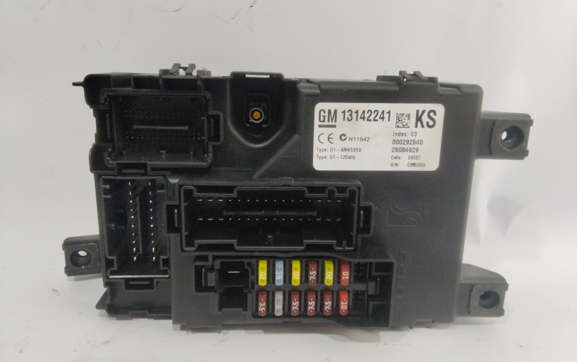 Caja de relés / fusibles Z13DTJ,A13DTC,Z13DTH 13142241 de Opel Corsa 2007-2015 - pieza usada
