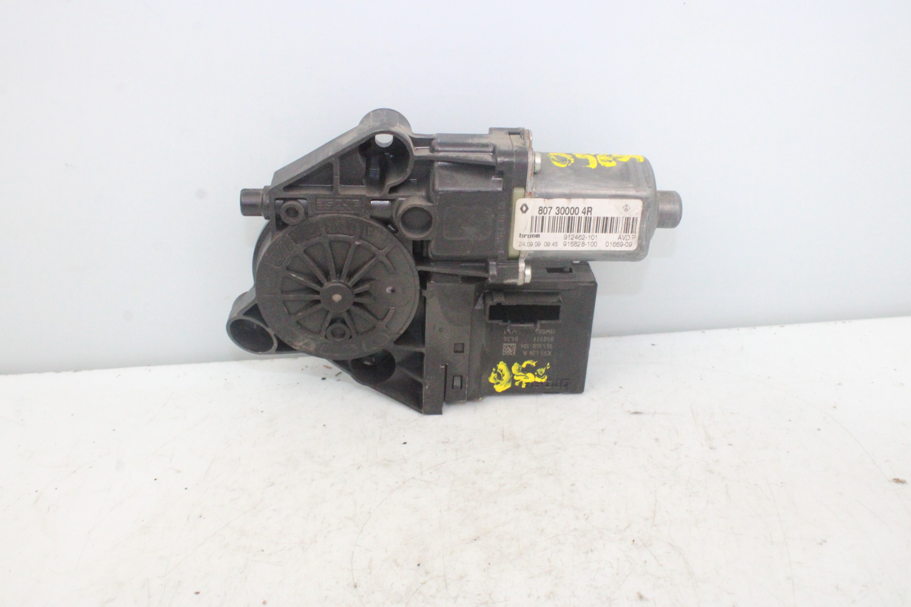 RENAULT Megane 3 generation (2008-2020) Front Right Door Window Control Motor 807300004R 25177803