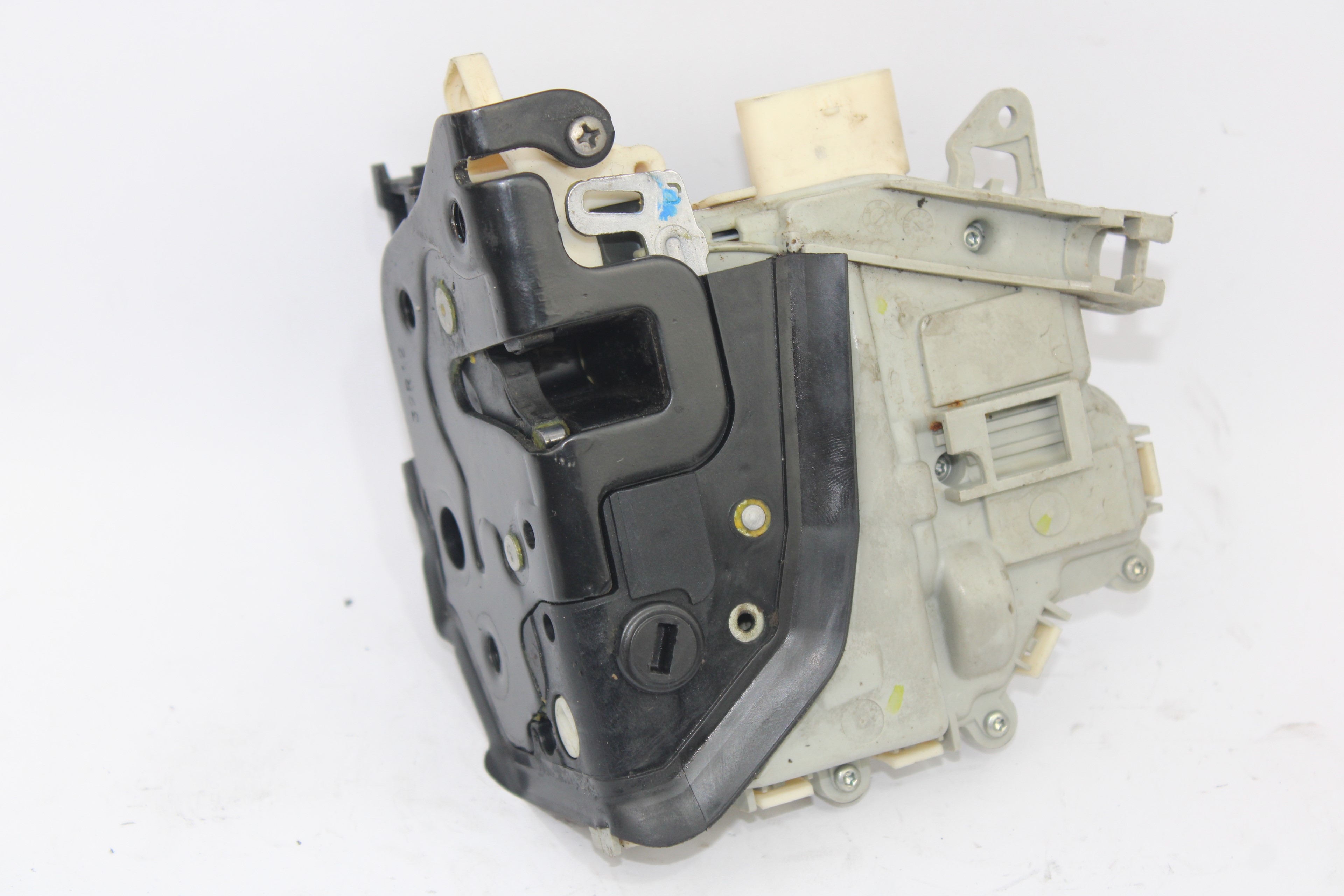 AUDI A6 C6/4F (2004-2011) Κλείδωμα πίσω δεξιών πορτών 8K0839016C 19339635