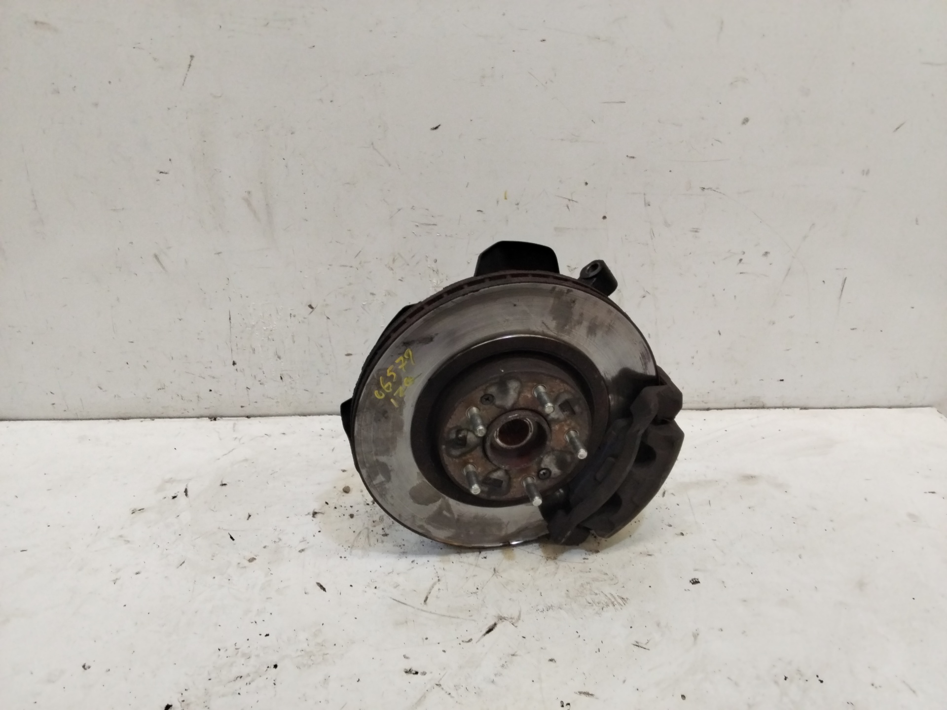 HYUNDAI Santa Fe CM (2006-2013) Front Left Wheel Hub NOREF 25199137