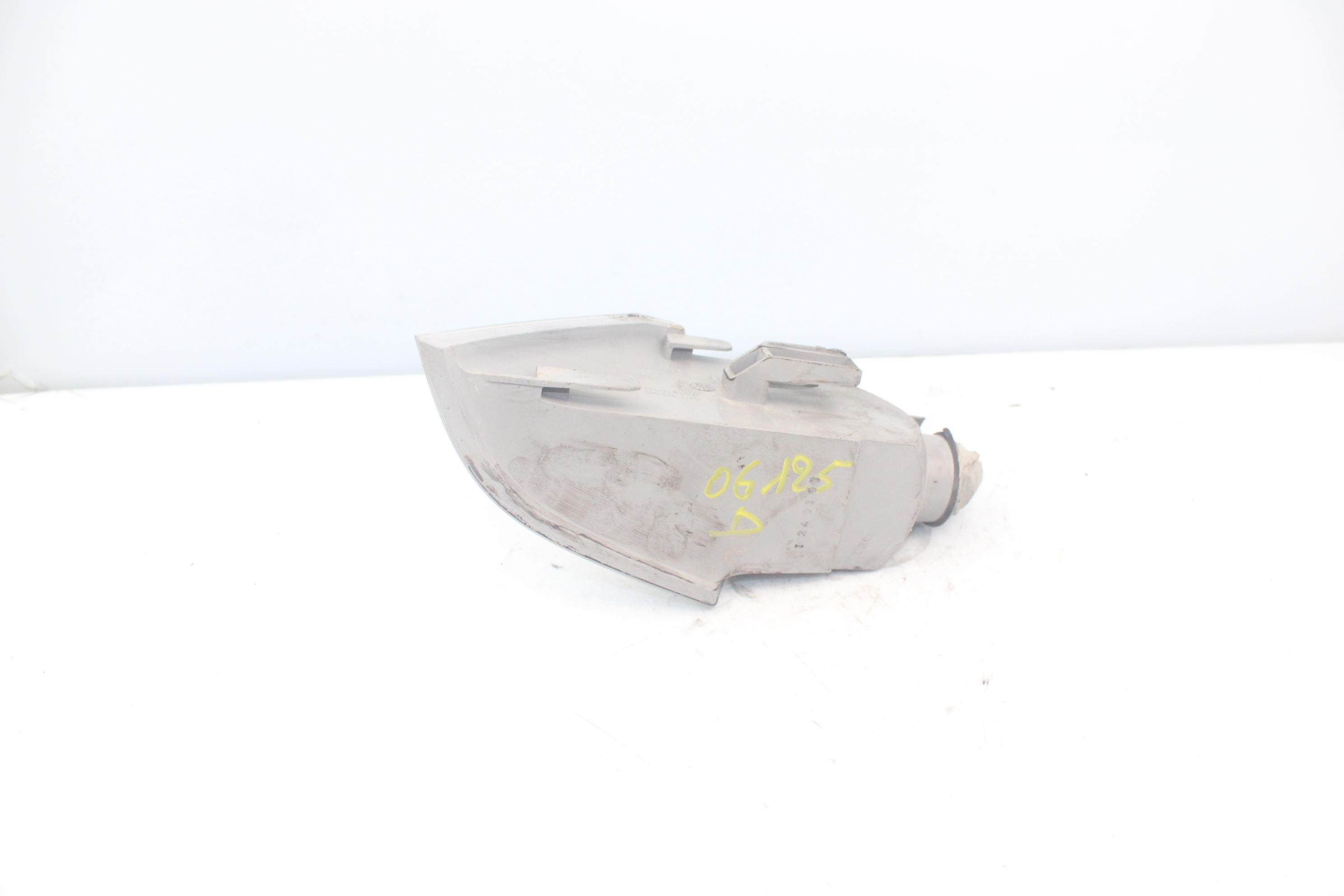 CITROËN Xantia X1 (1993-1998) Front Right Fender Turn Signal AX01980 23809530