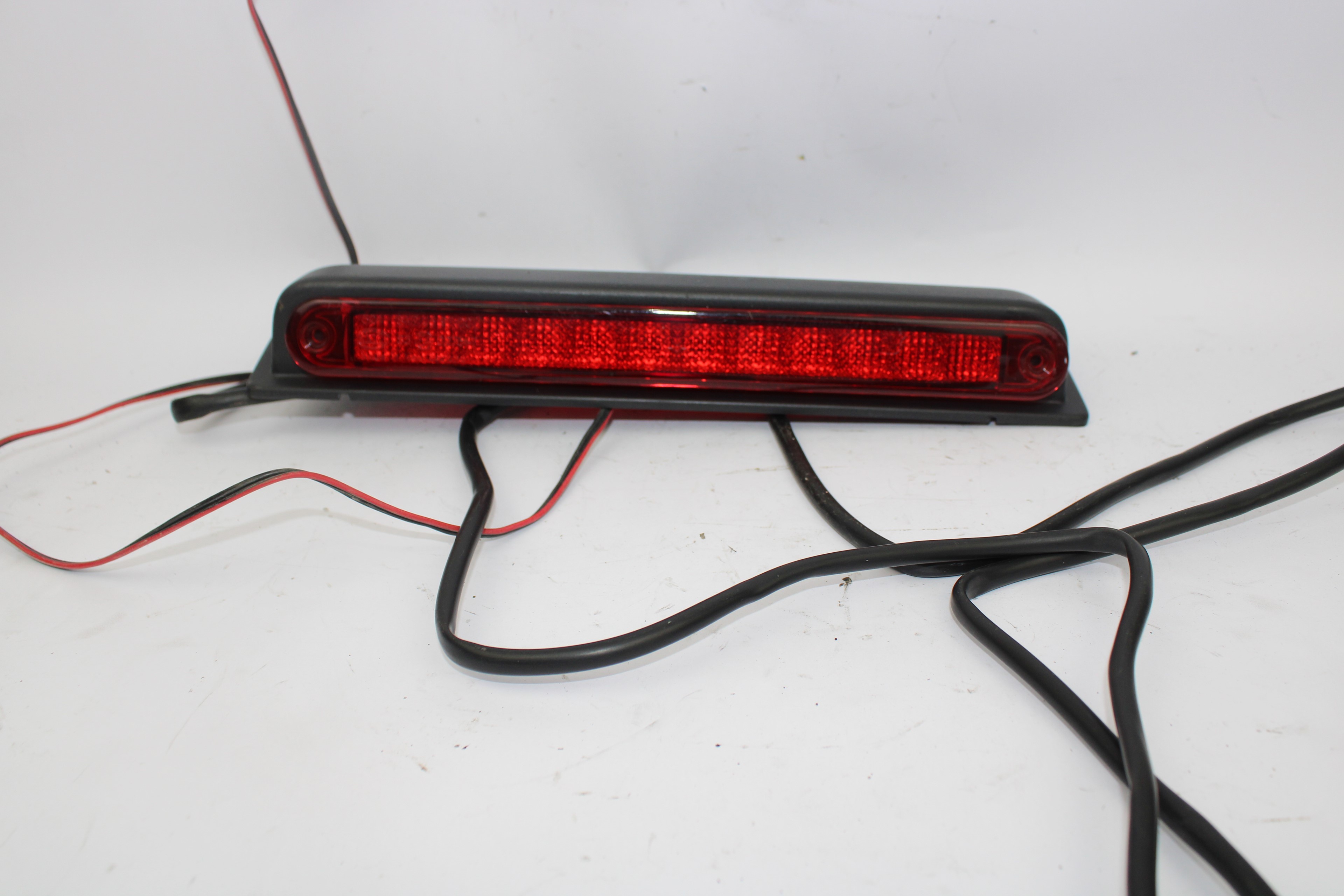 PEUGEOT 107 Peugeot 107 (2005-2014) Aizmugurējā vāka gaisma 027547 19348768