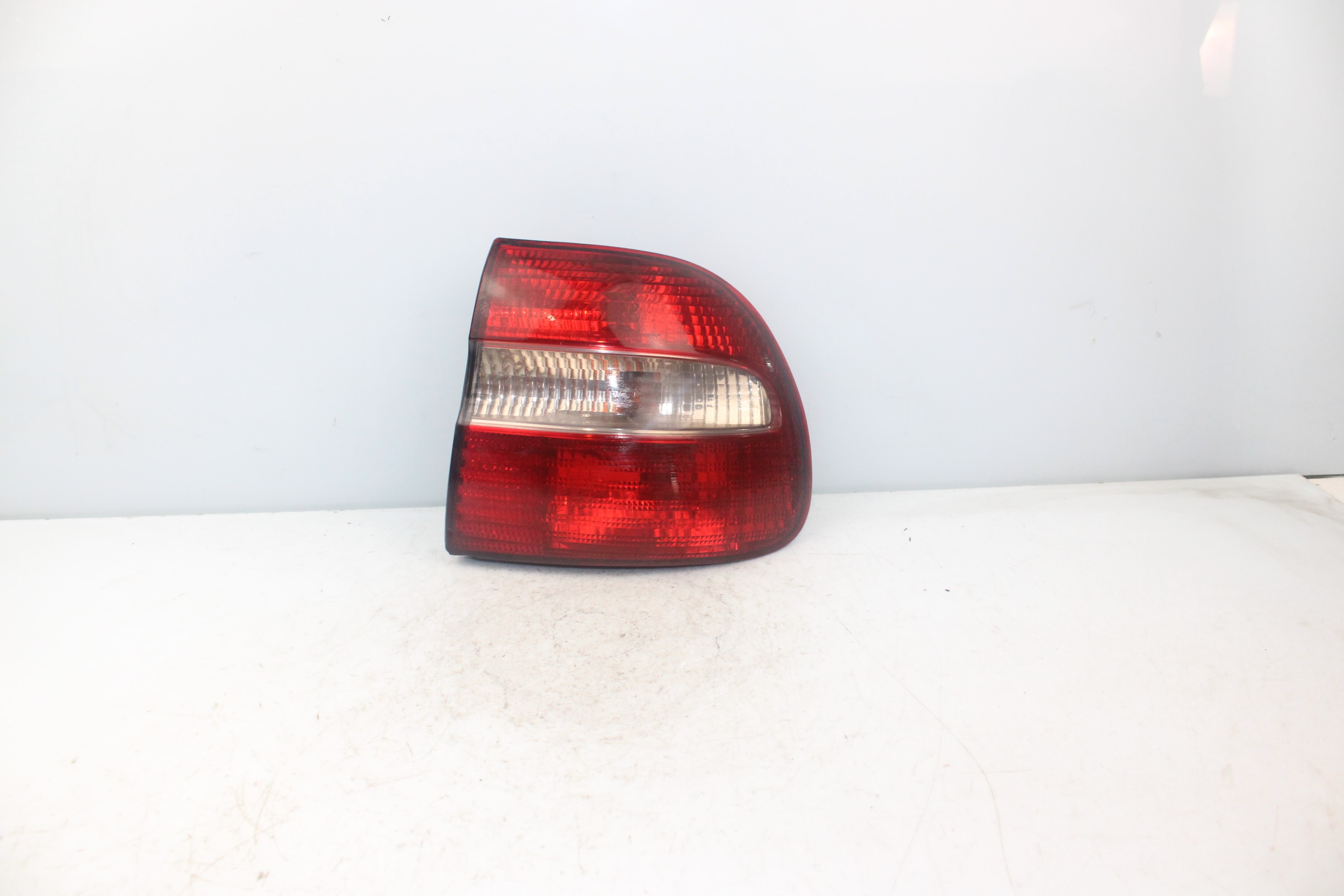 VOLVO V40 1 generation (1996-2004) Rear Right Taillight Lamp 285902 23795782