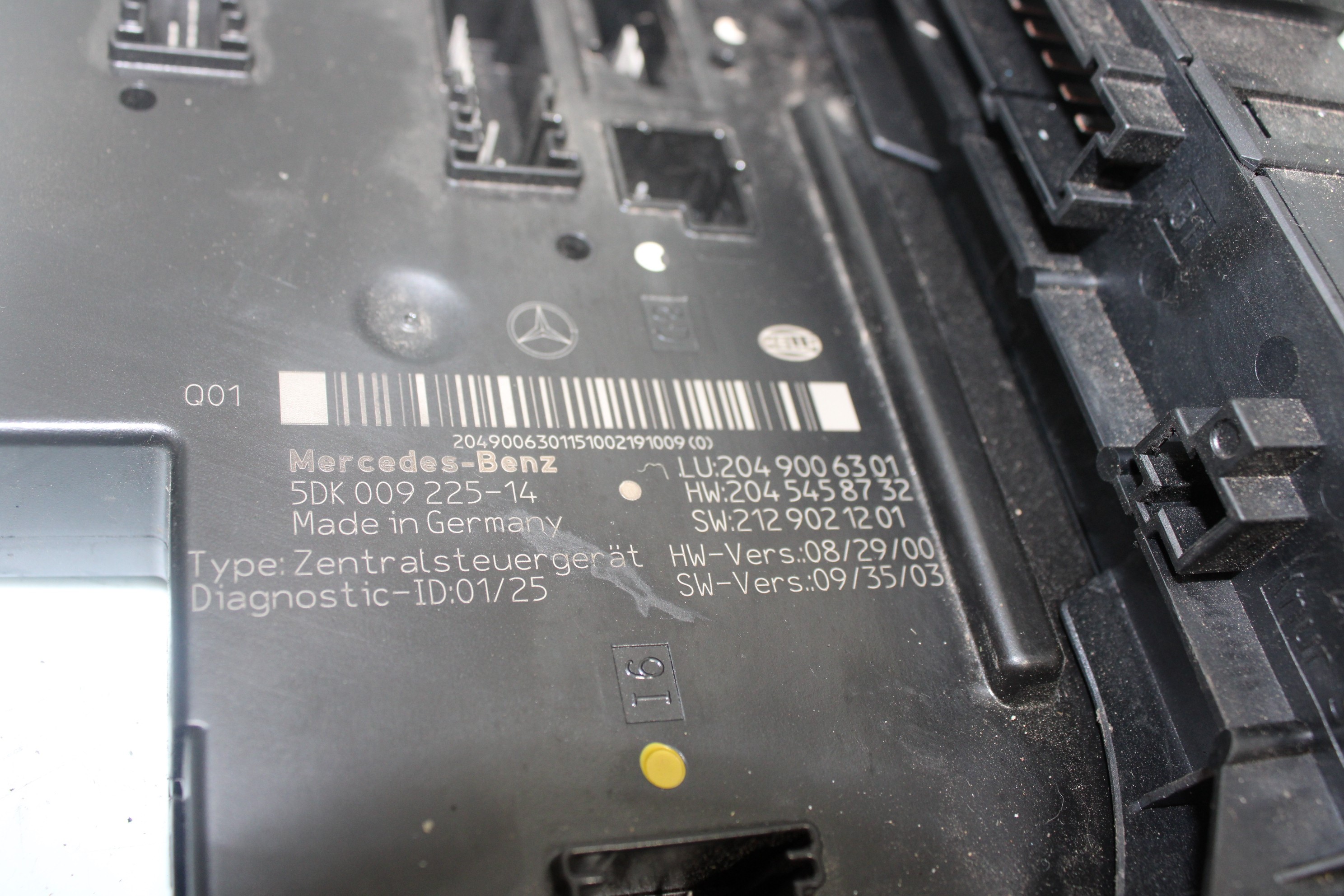 MERCEDES-BENZ C-Class W204/S204/C204 (2004-2015) Fuse Box 5DK00922514 25160486