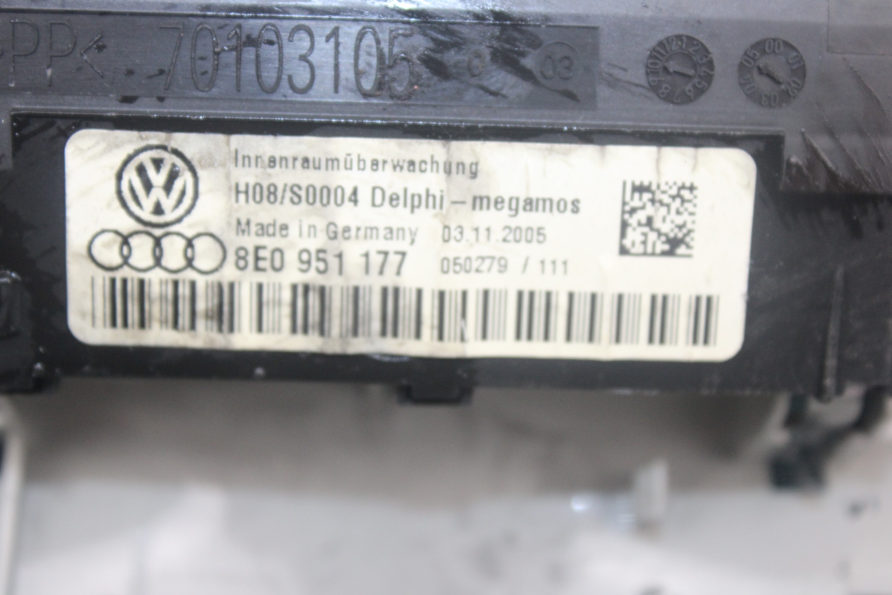 AUDI A4 B7/8E (2004-2008) Другие внутренние детали 8E0951177 23795879