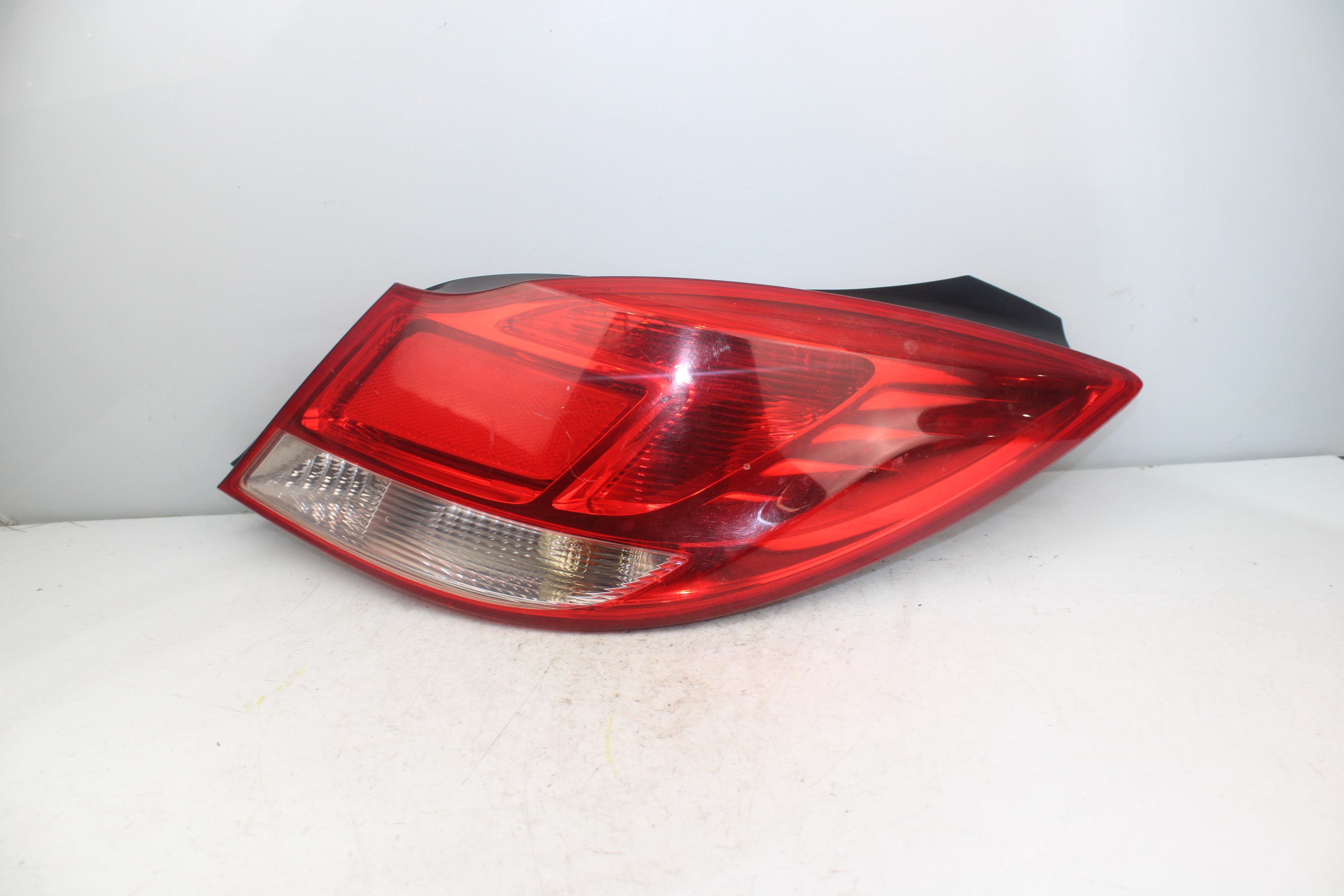 OPEL Insignia A (2008-2016) Rear Right Taillight Lamp 168348 25188649