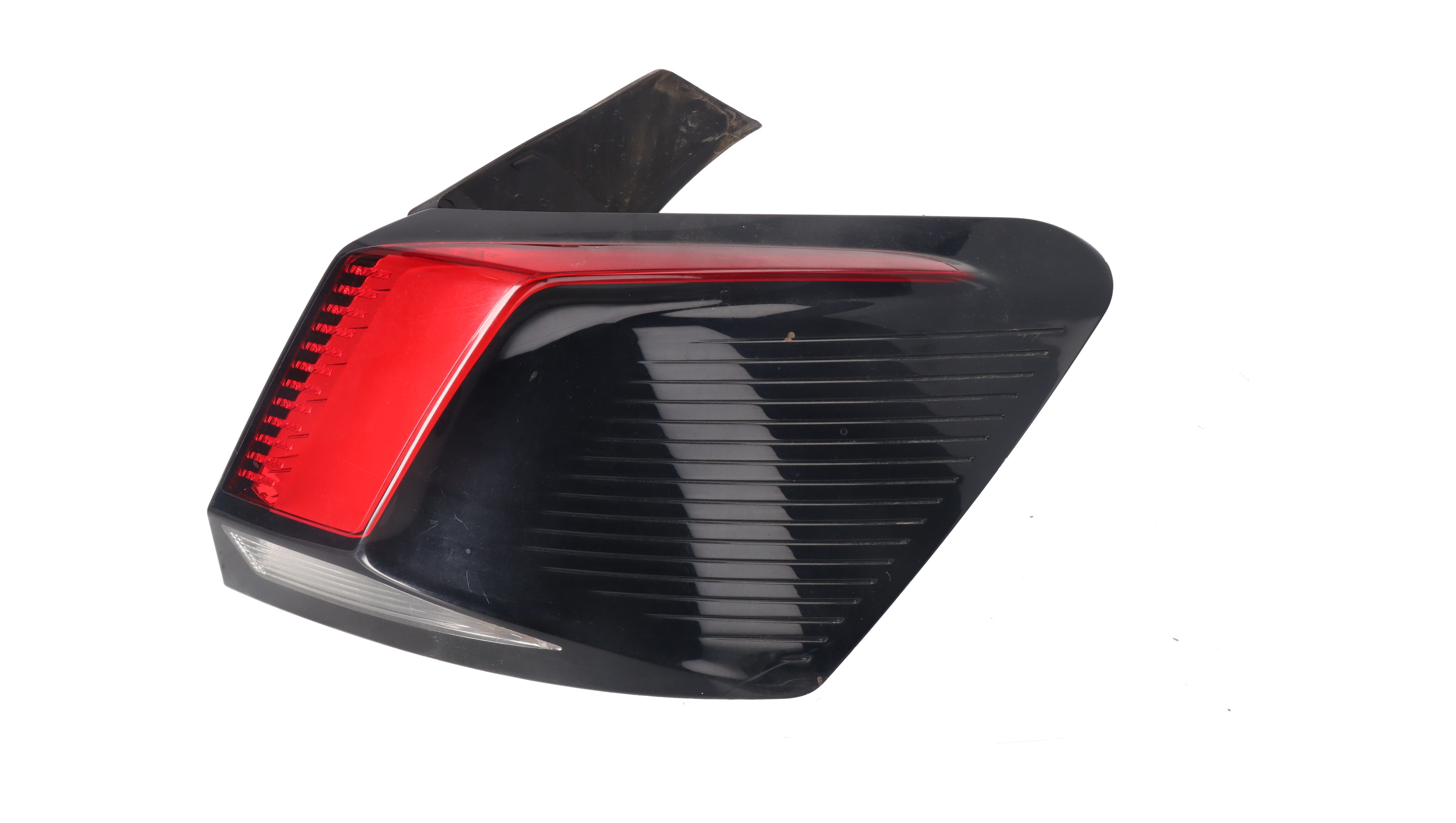 Piloto trasero derecho 9810477080 de Peugeot 3008 2020-0 con 179245 km