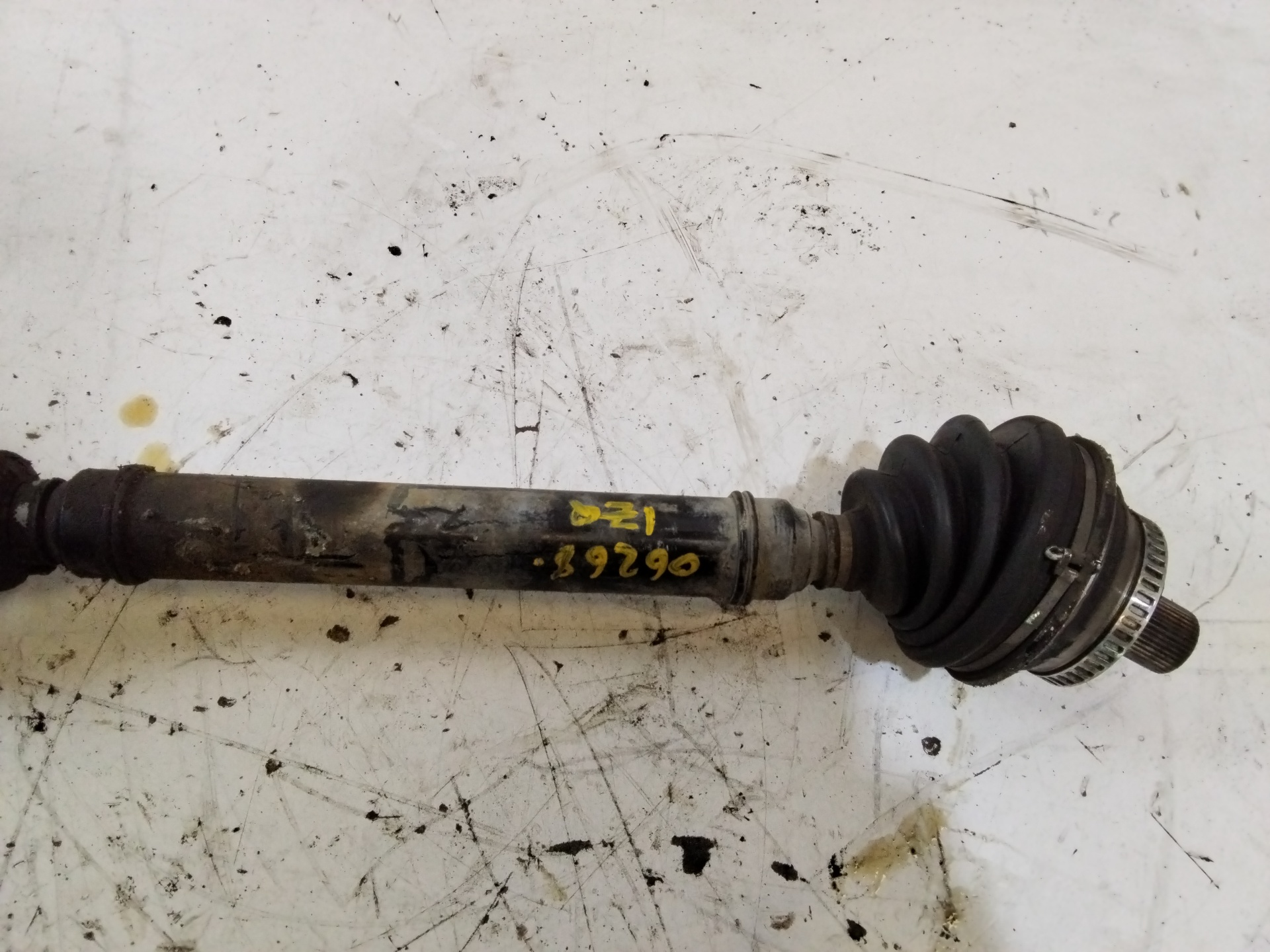 VOLKSWAGEN Passat B5 (1996-2005) Front Left Driveshaft NOTIENEREF 25188343