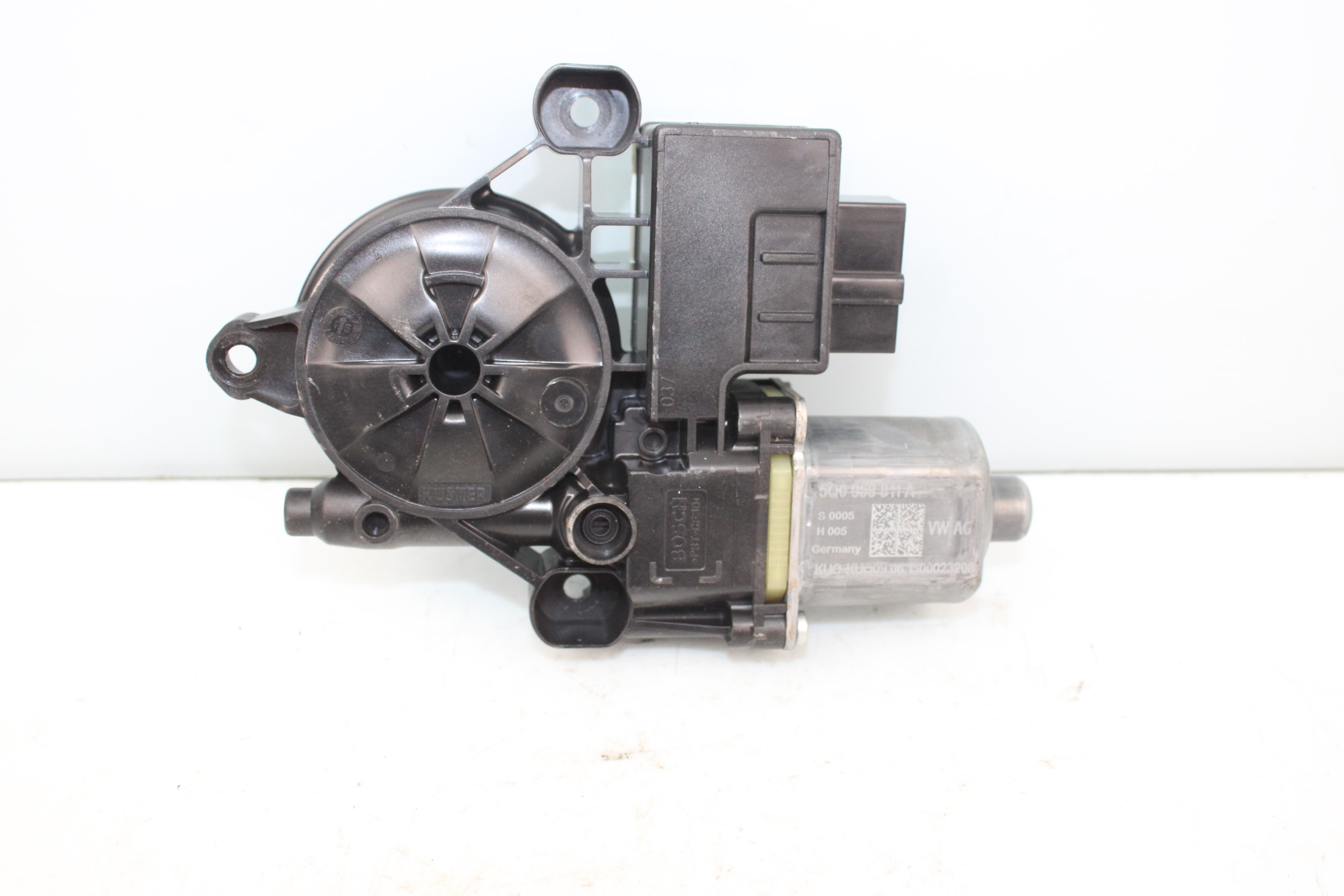 SKODA Yeti 1 generation (2009-2018) Rear Left Door Window Control Motor 5Q0959811A 22745440