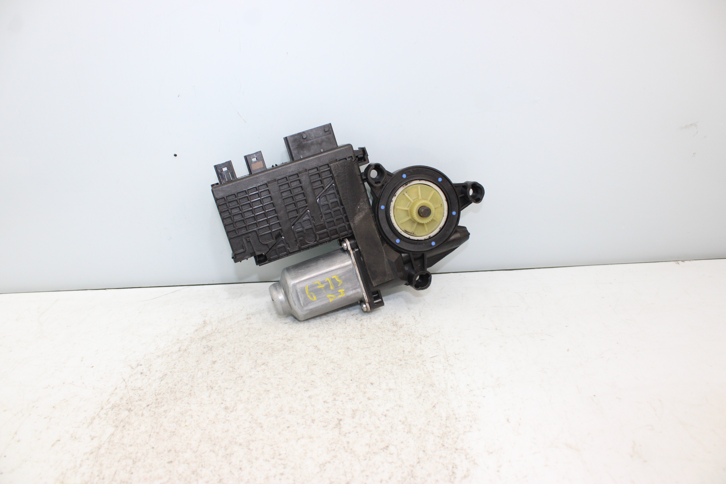 CITROËN C4 Picasso 1 generation (2006-2013) Front Left Door Window Regulator Motor 9682495680 25267653