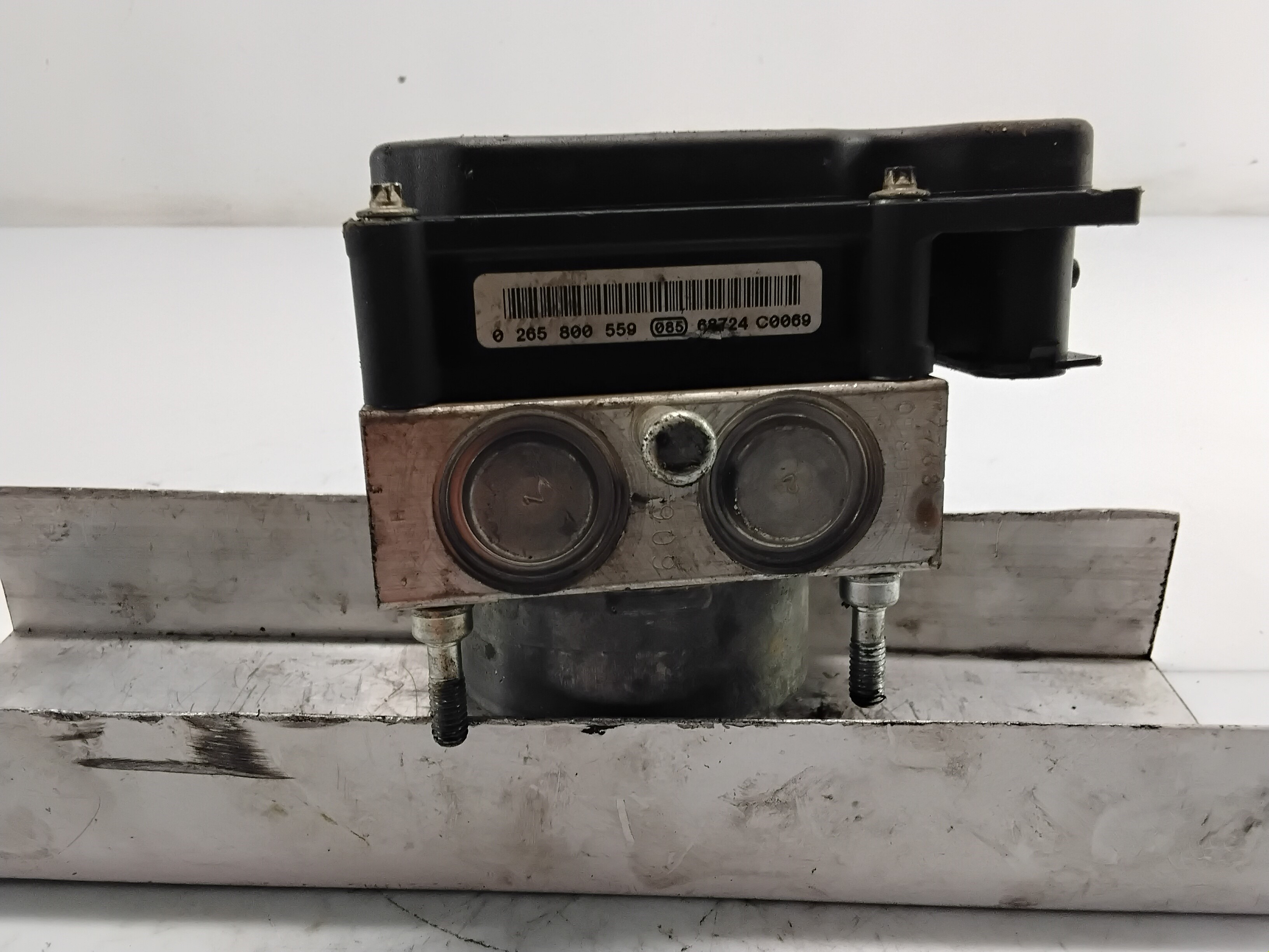 Abs 8200559749 de Renault Clio iii (br0/1, cr0/1) 2007-2006 - pieza usada