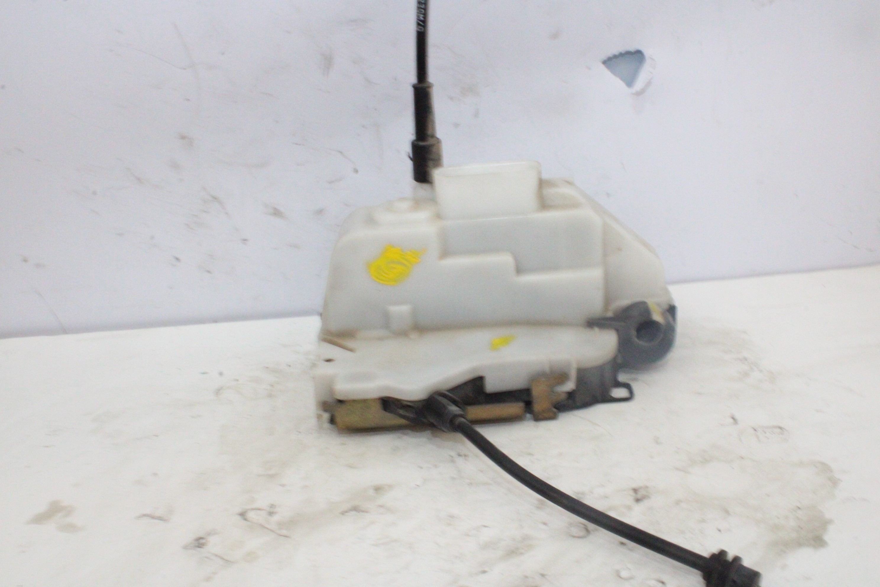 Fecho da porta frente esquerda 46982980 de Citroen C3 2002-2007 - pieza usada