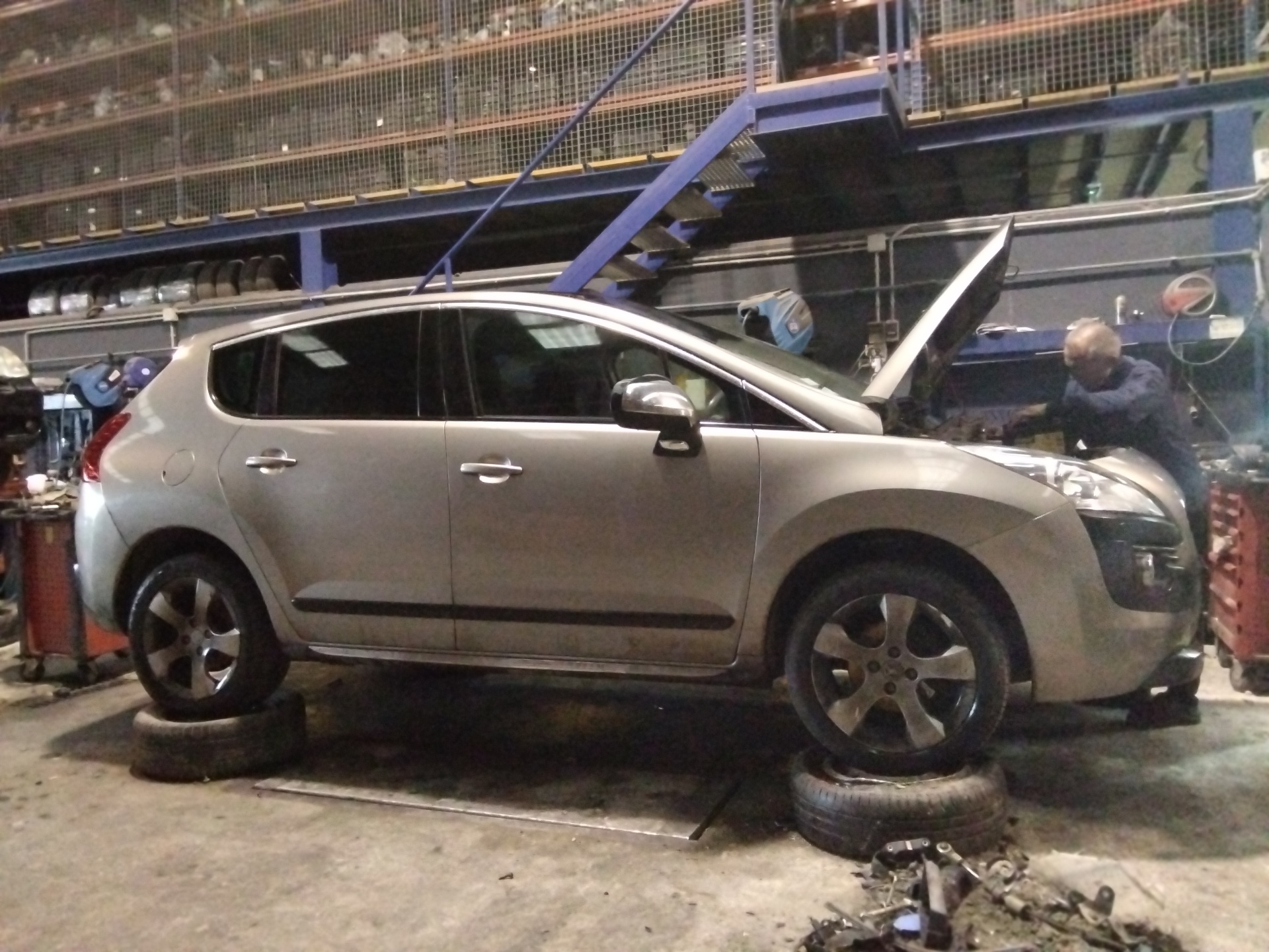 PEUGEOT 3008 1 generation (2010-2016) Oikea takavalo 9683460980 24062682