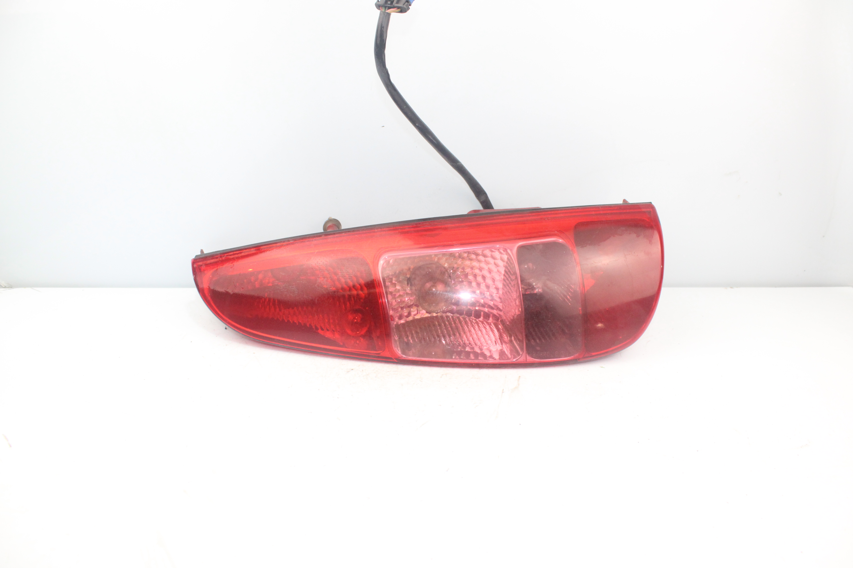 PEUGEOT 807 1 generation (2002-2012) Rear Right Taillight Lamp 1483386080 24063750