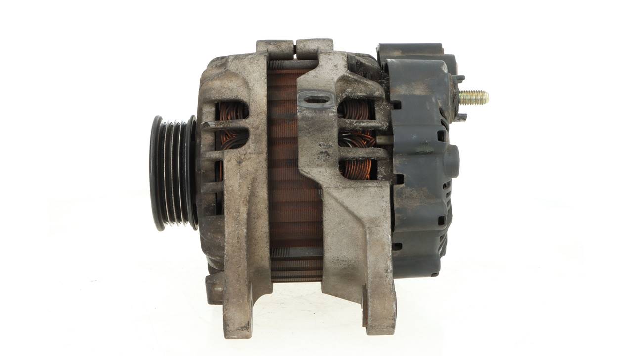Alternador 3730022650 de Kia Rio 2007-2011 - pieza usada