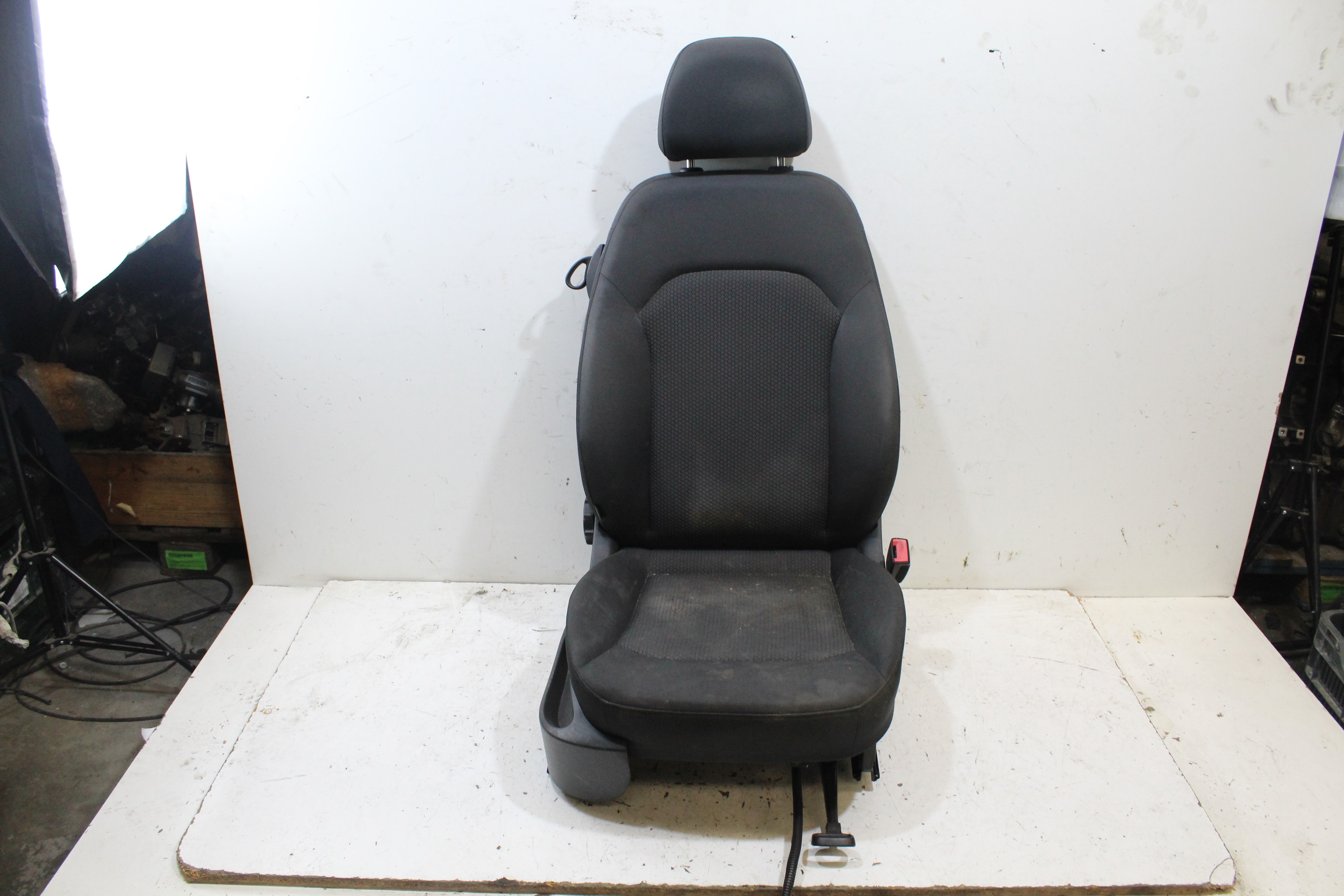 AUDI A1 8X (2010-2020) Front Right Seat NOTIENEREF 24062265