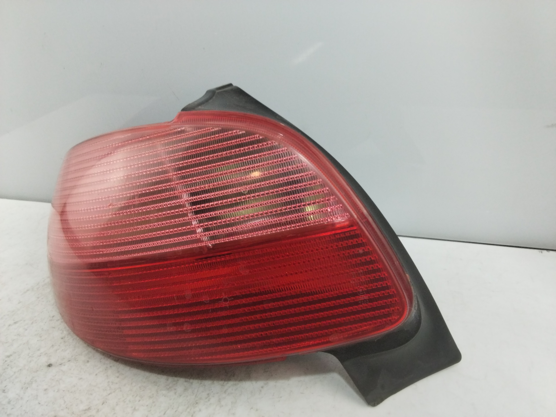 RENAULT 206 1 generation (1998-2009) Rear Left Taillight 2531G 25618037