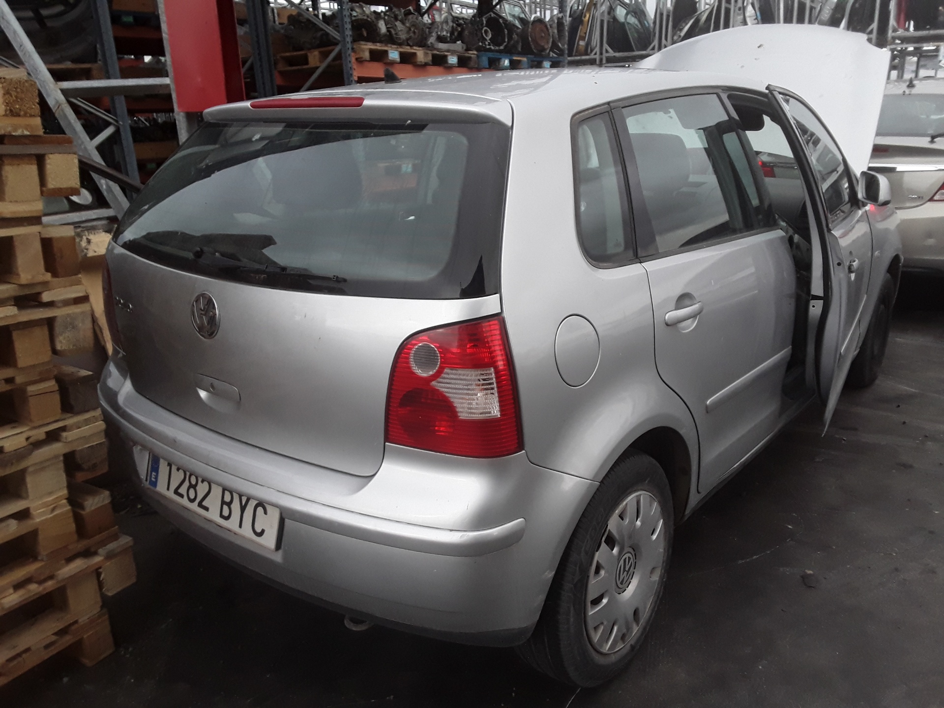 VOLKSWAGEN Polo 4 generation (2001-2009) Difūzoriaus ventiliatorius 6Q0121207F 23769766