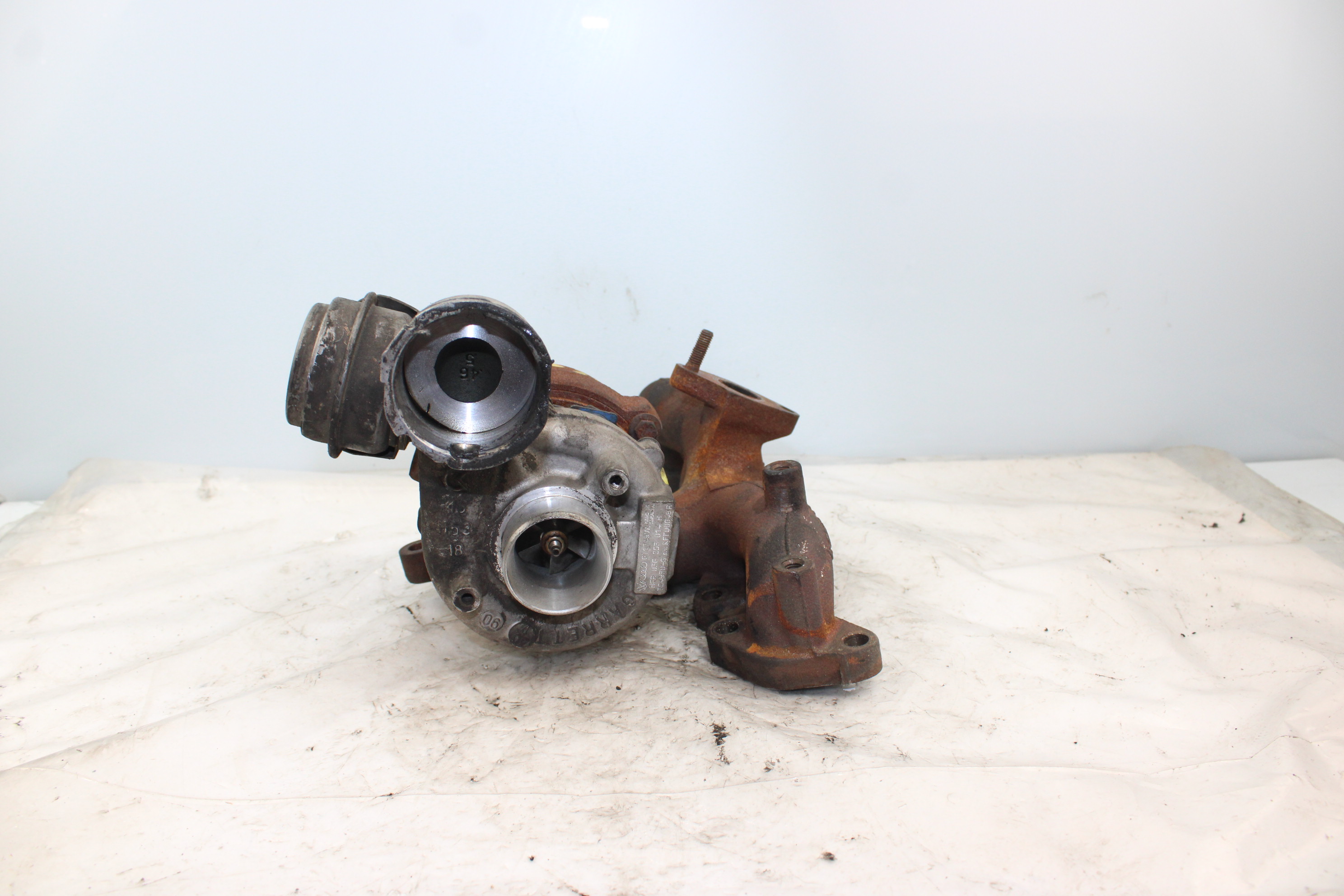 VOLKSWAGEN Passat B6 (2005-2010) Turbocompresseur 03G253014 25267579