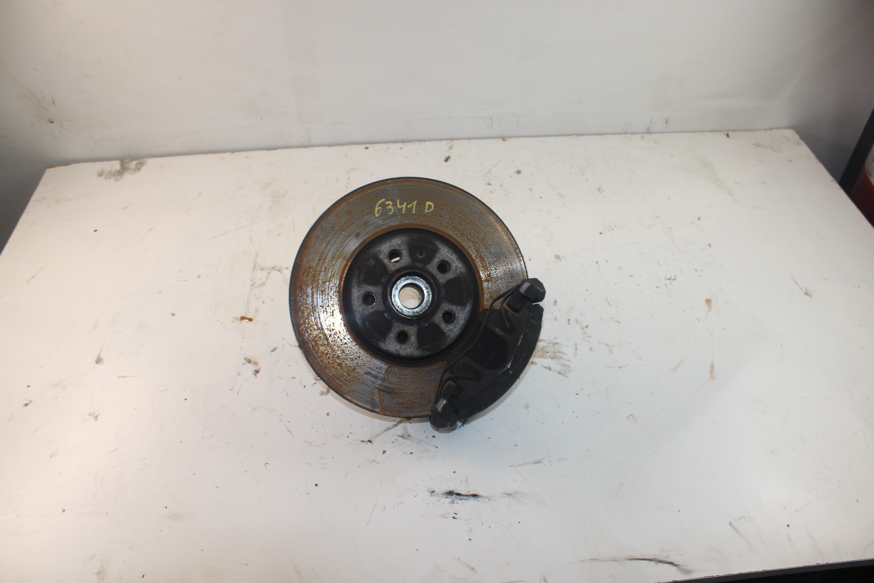 SEAT Ibiza 3 generation (2002-2008) Front Right Wheel Hub NOTIENEREFERENCIA 25188718