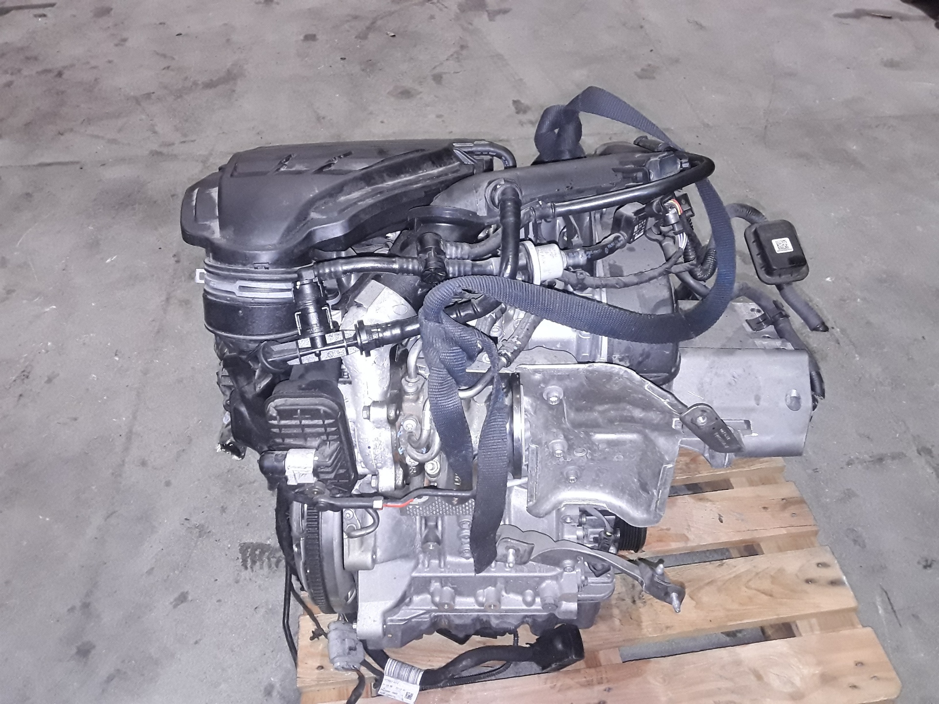 SKODA Yeti 1 generation (2009-2018) Motor DKR 19227342