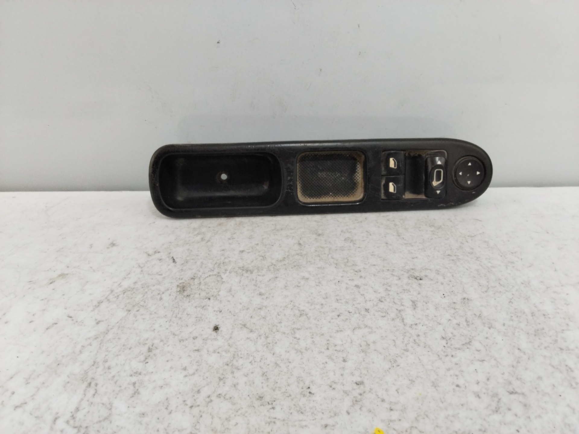 PEUGEOT 307 1 generation (2001-2008) Front Left Door Window Switch 96351622XT 25618588