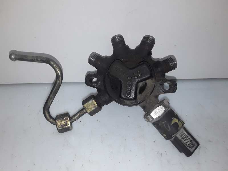 RENAULT Clio 2 generation (1998-2013) Conducta alimentare auto 8200057232 19060633