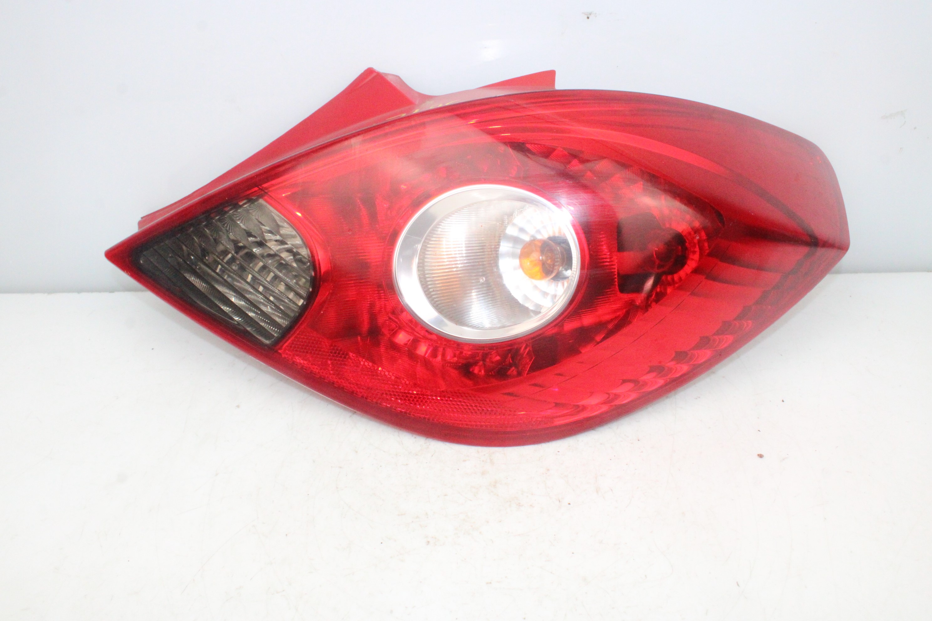 OPEL Corsa D (2006-2020) Rear Right Taillight Lamp 13186351 25178771