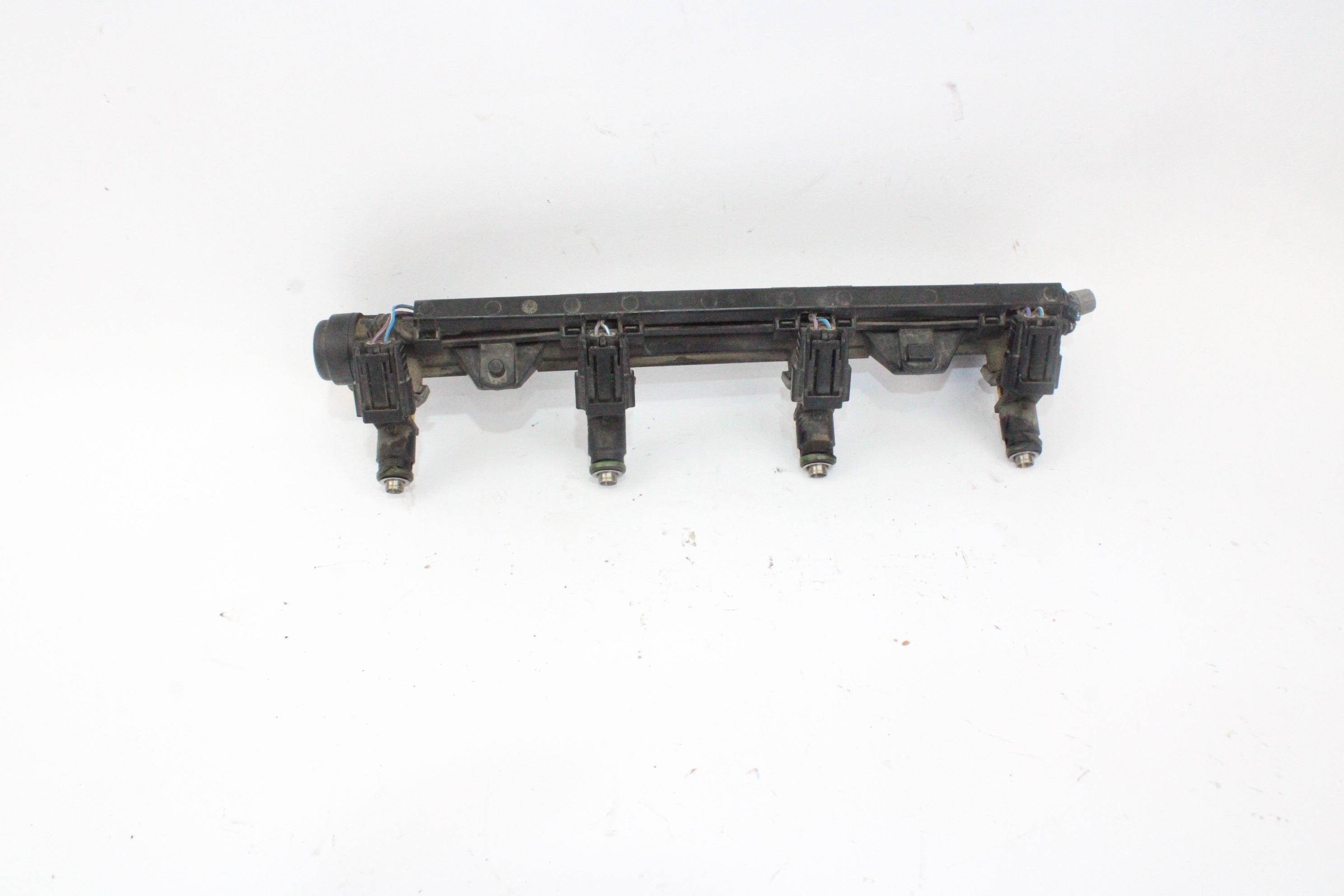 SEAT Ibiza 3 generation (2002-2008) Fuel Rail 036971824D 23770637