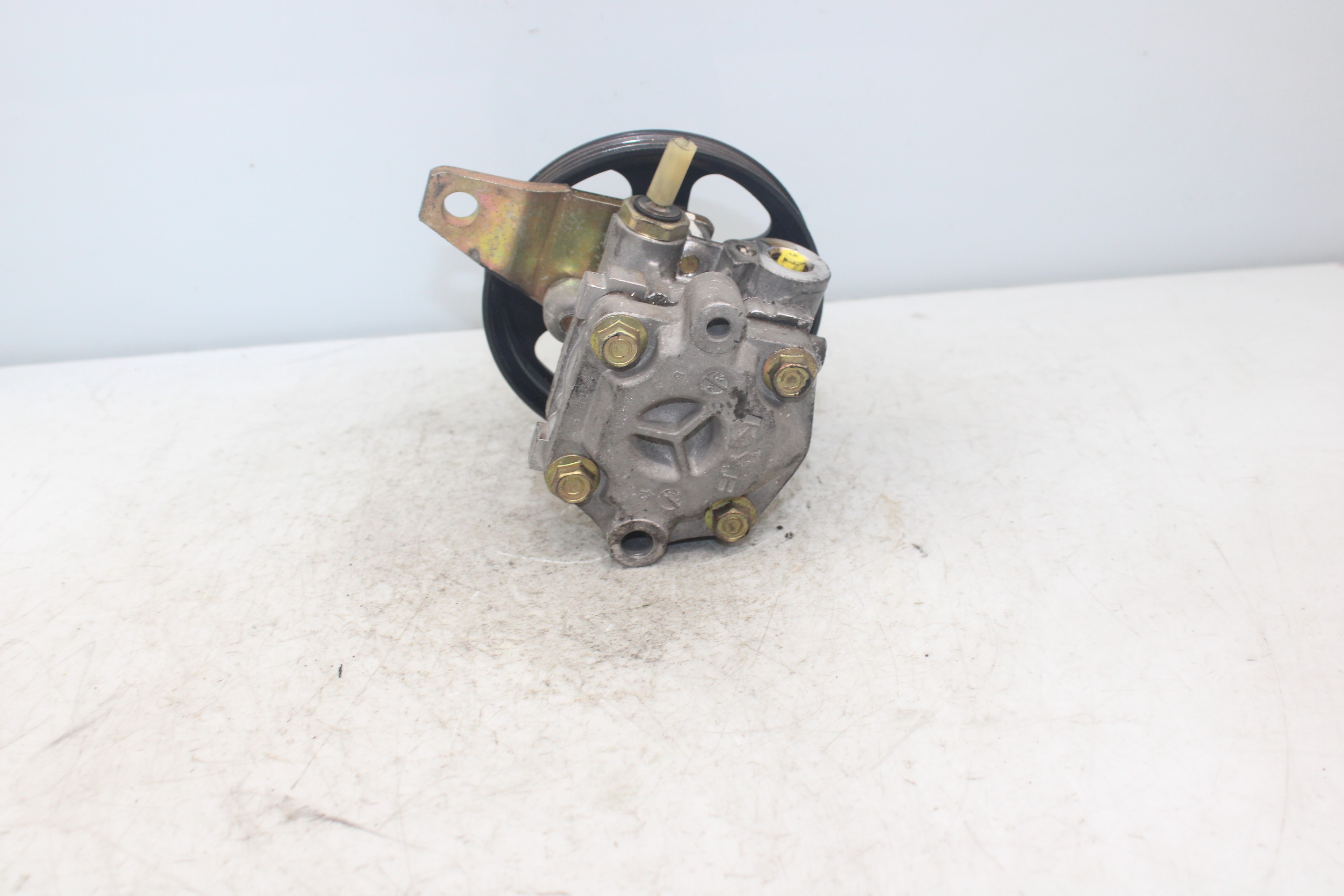 MAZDA 323 BJ (1998-2003) Power Steering Pump NOTIENEREFERENCIA 25190664