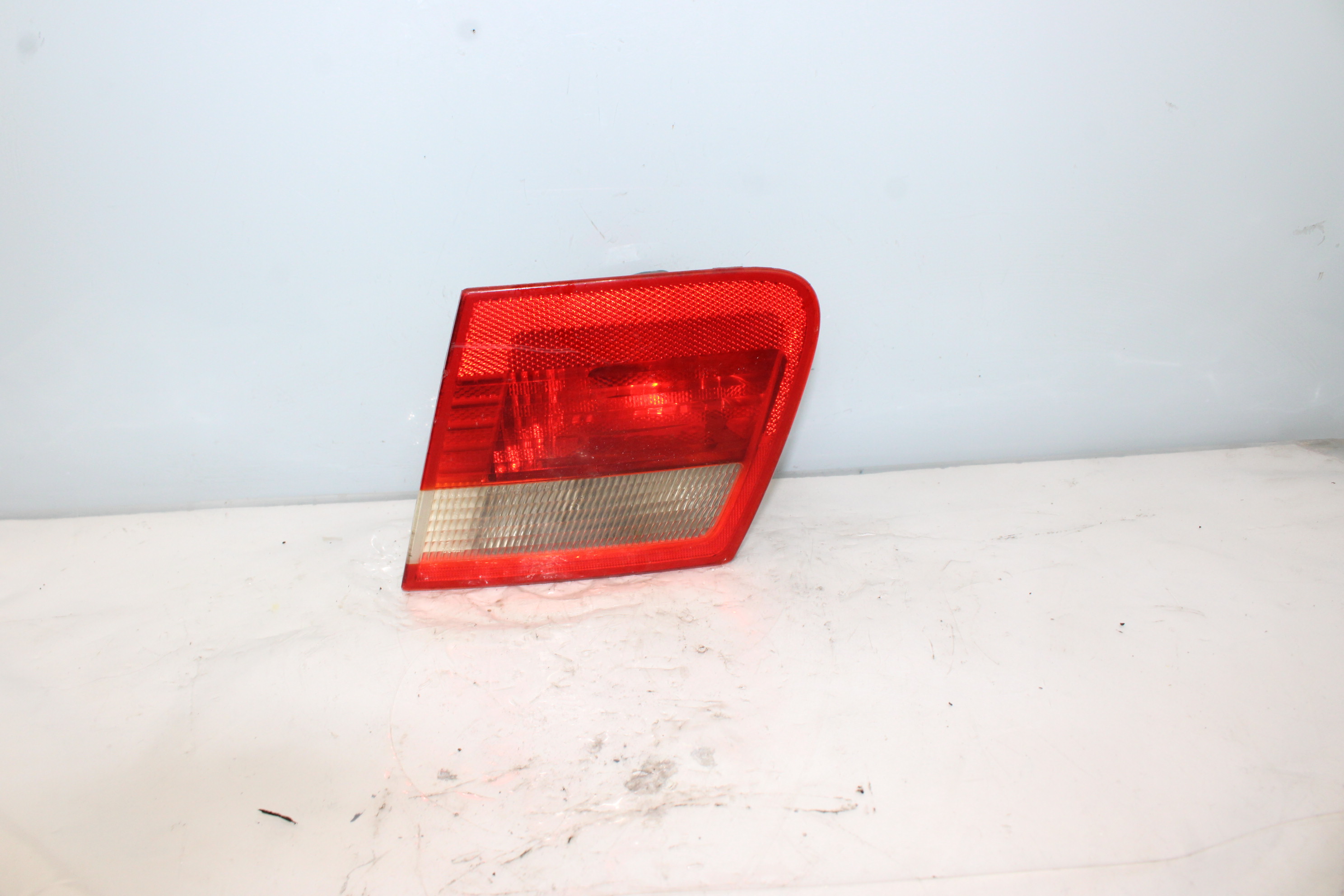 BMW 3 Series E46 (1997-2006) Rear Right Taillight Lamp 63218368760 25266142
