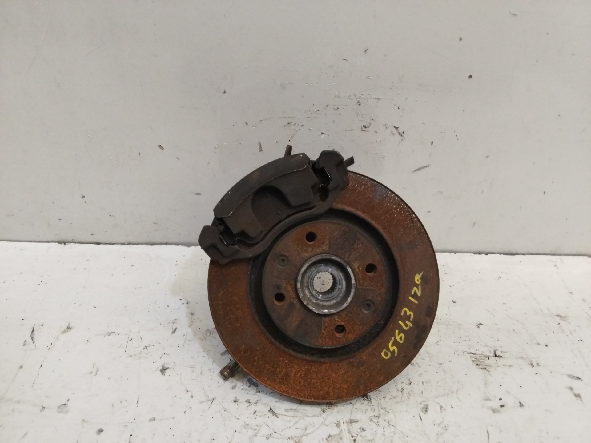 CITROËN C4 1 generation (2004-2011) Front Left Wheel Hub NOREF 25266710