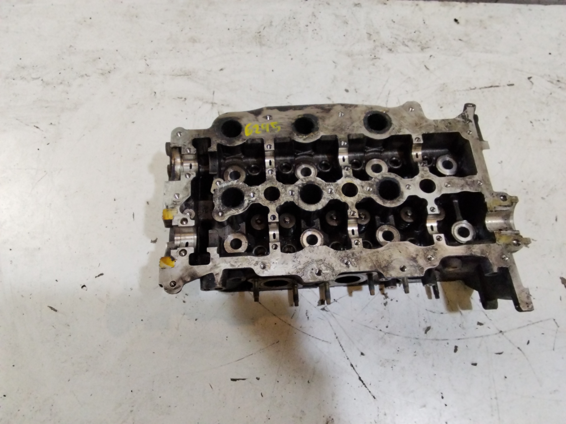 LAND ROVER Discovery 3 generation (2004-2009) Engine Cylinder Head PM4R8Q6090 25188409
