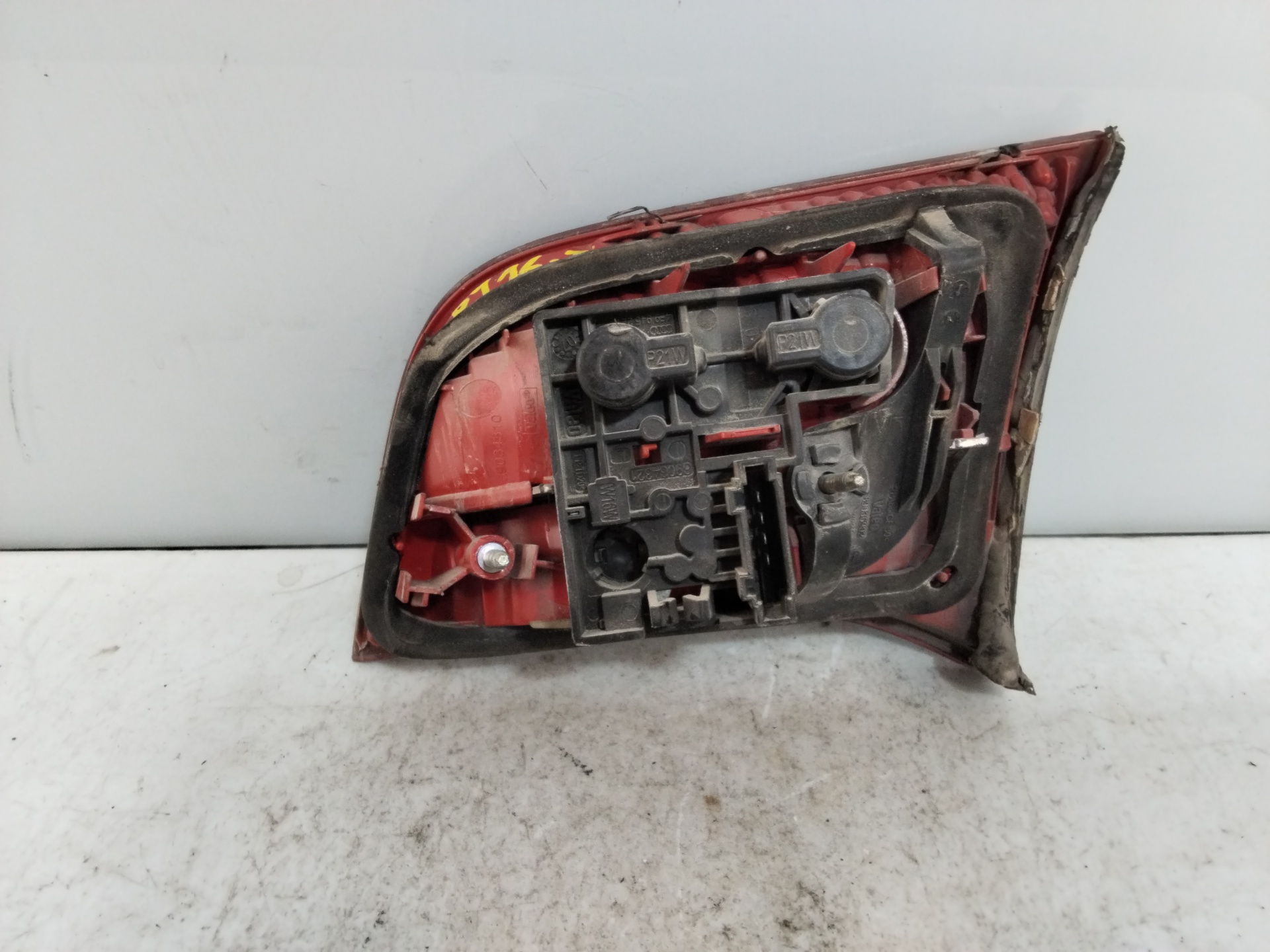 DODGE Rear Left Taillight 4F9945093 25618797