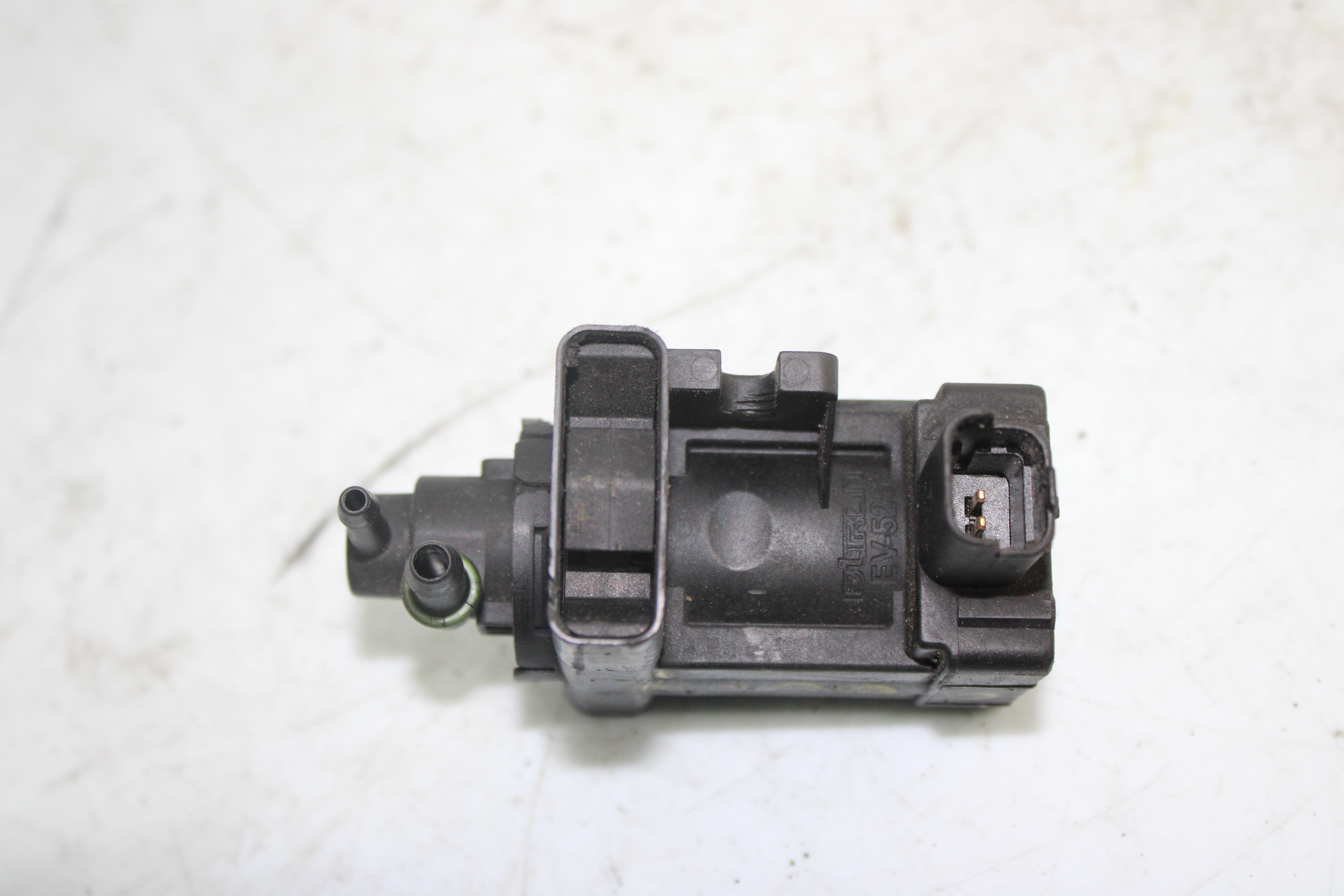 CITROËN C5 2 generation (2008-2017) Solenoid Valve EV526 25181909