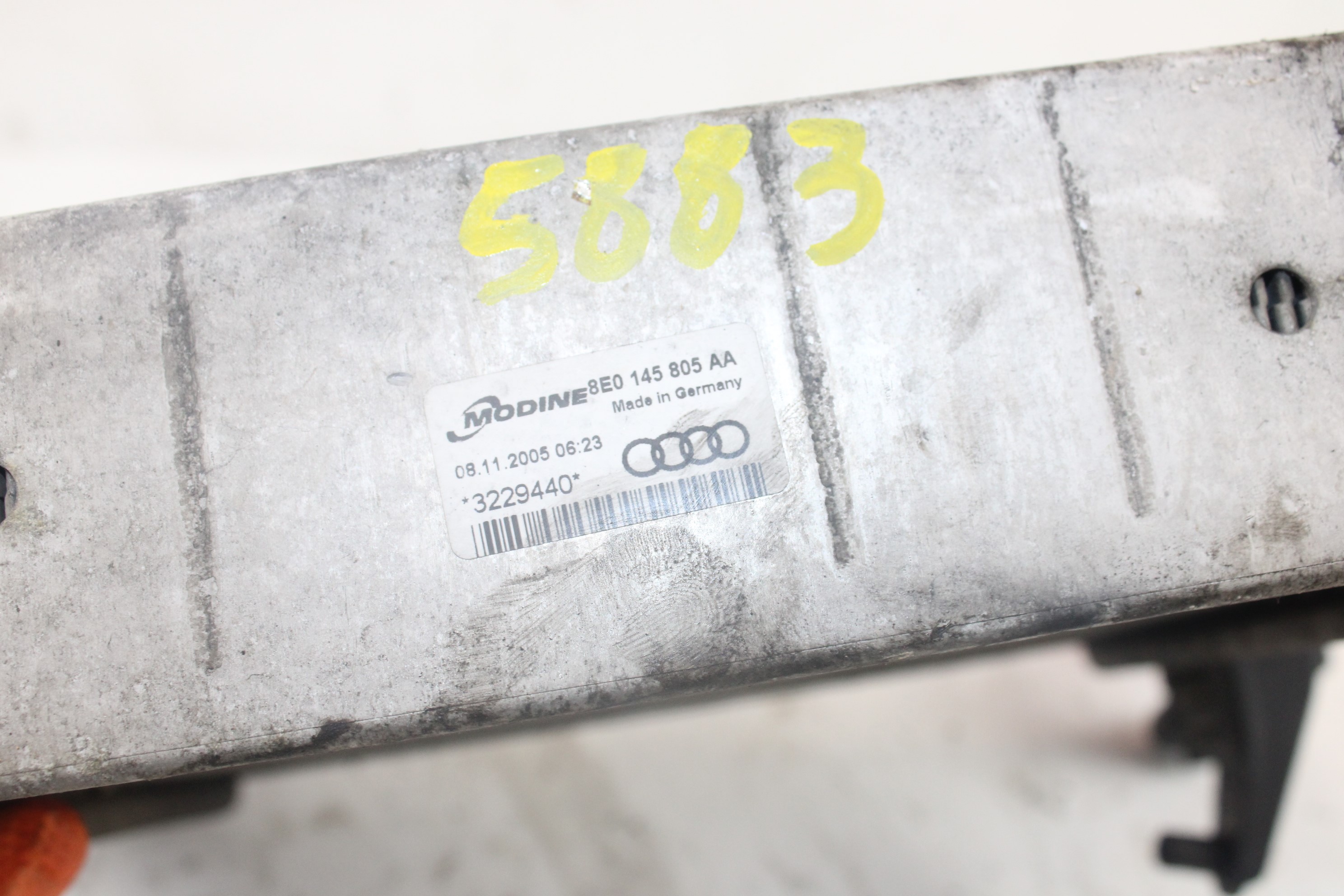 AUDI A4 B7/8E (2004-2008) Välijäähdyttimen jäähdytin 8E0145805AA 24058602