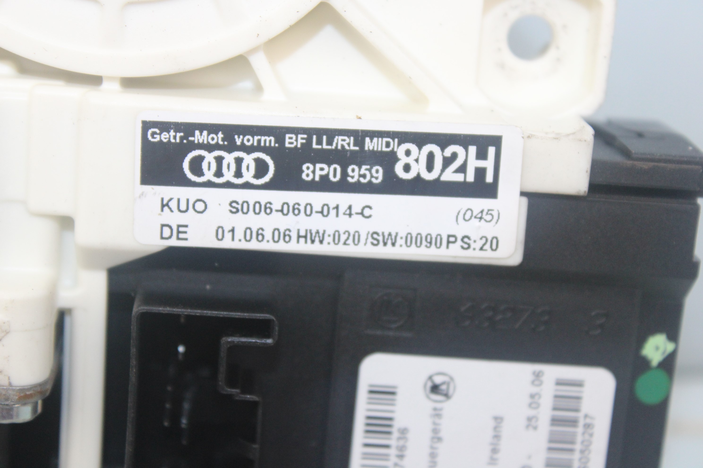 AUDI A3 8P (2003-2013) Маторчик стеклоподъемника передней правой двери 8P0959802H 23791670