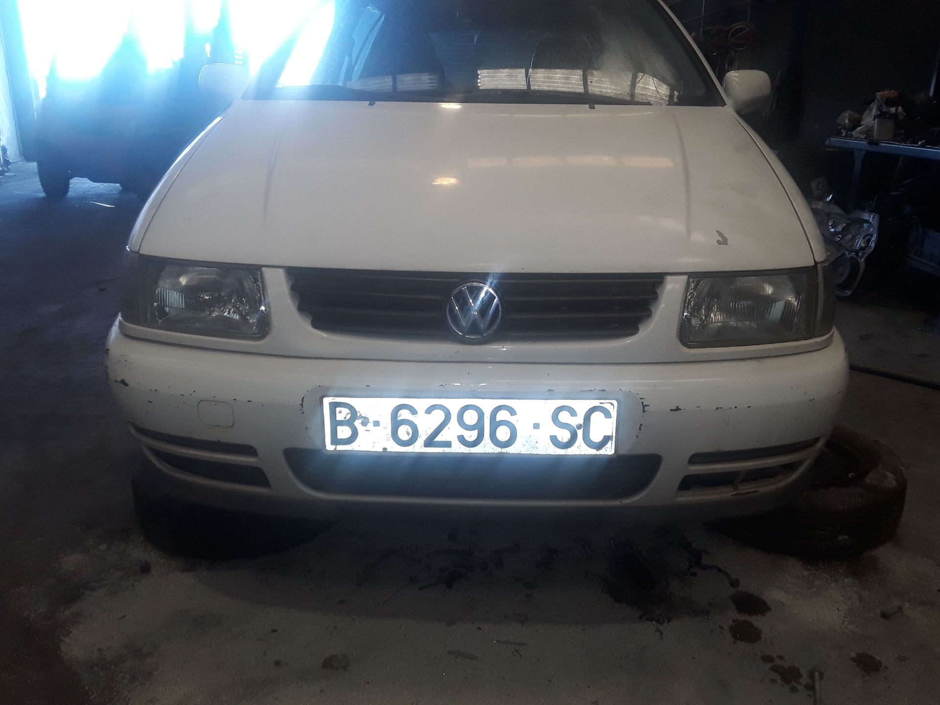 VOLKSWAGEN Polo 3 generation (1994-2002) Oikean etuoven ikkunansäädin 100788 25166974