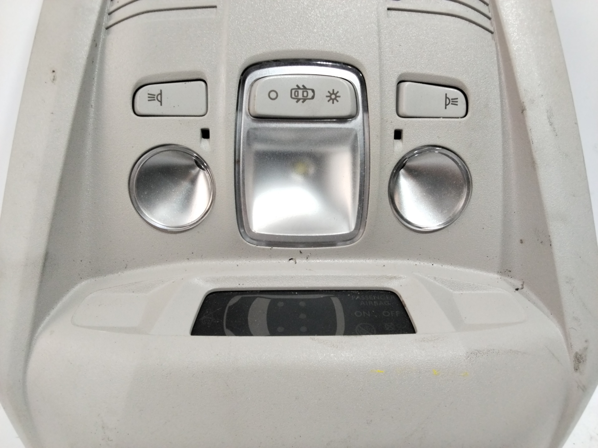 Lumière habitacle HN05 9814583977 de Citroen C5 aircross (ac_, aj_, ar_, a4_) 2018-2020 con 72797 km