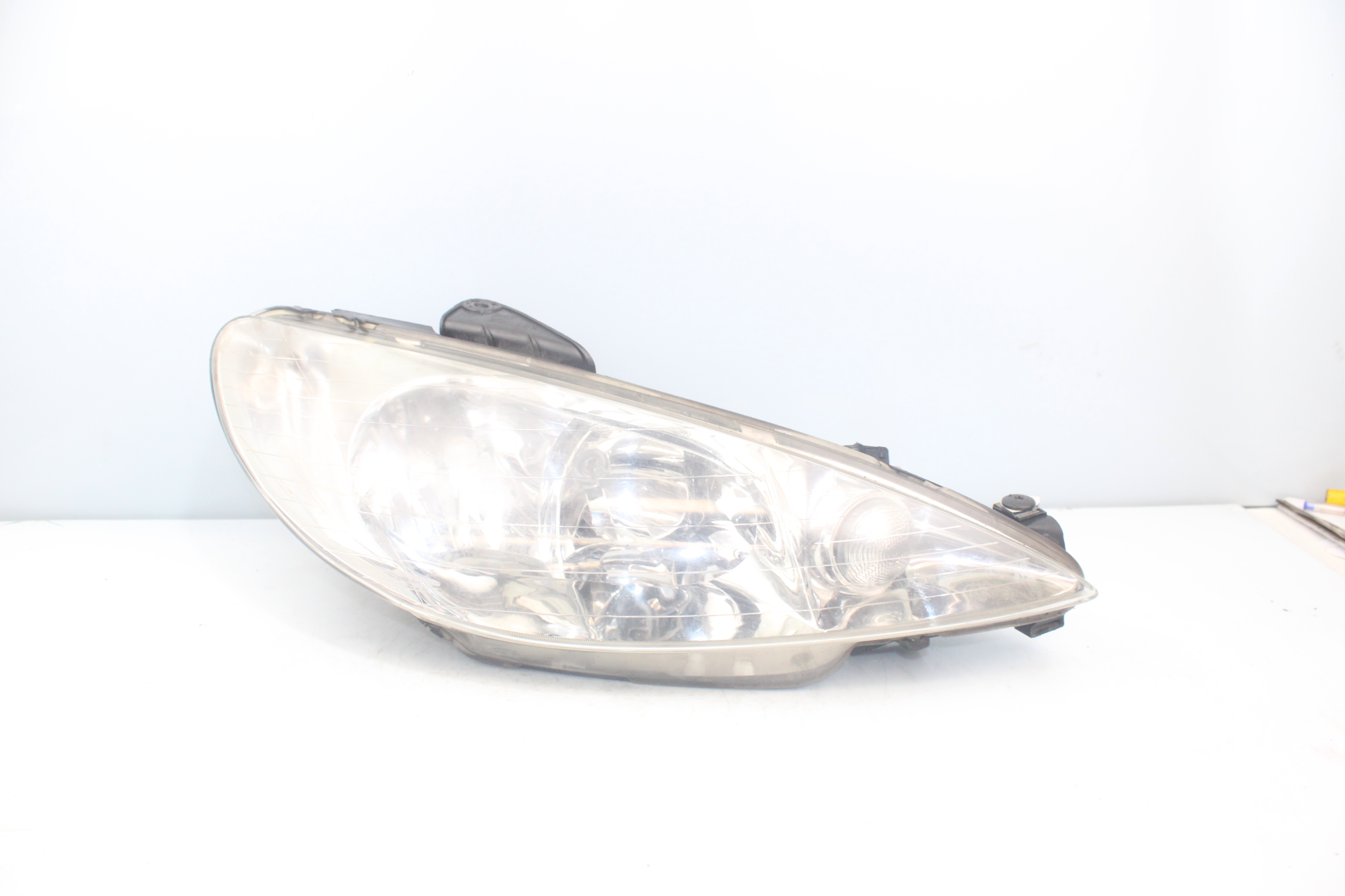 PEUGEOT 206 1 generation (1998-2009) Front Right Headlight 9628666780 25186034