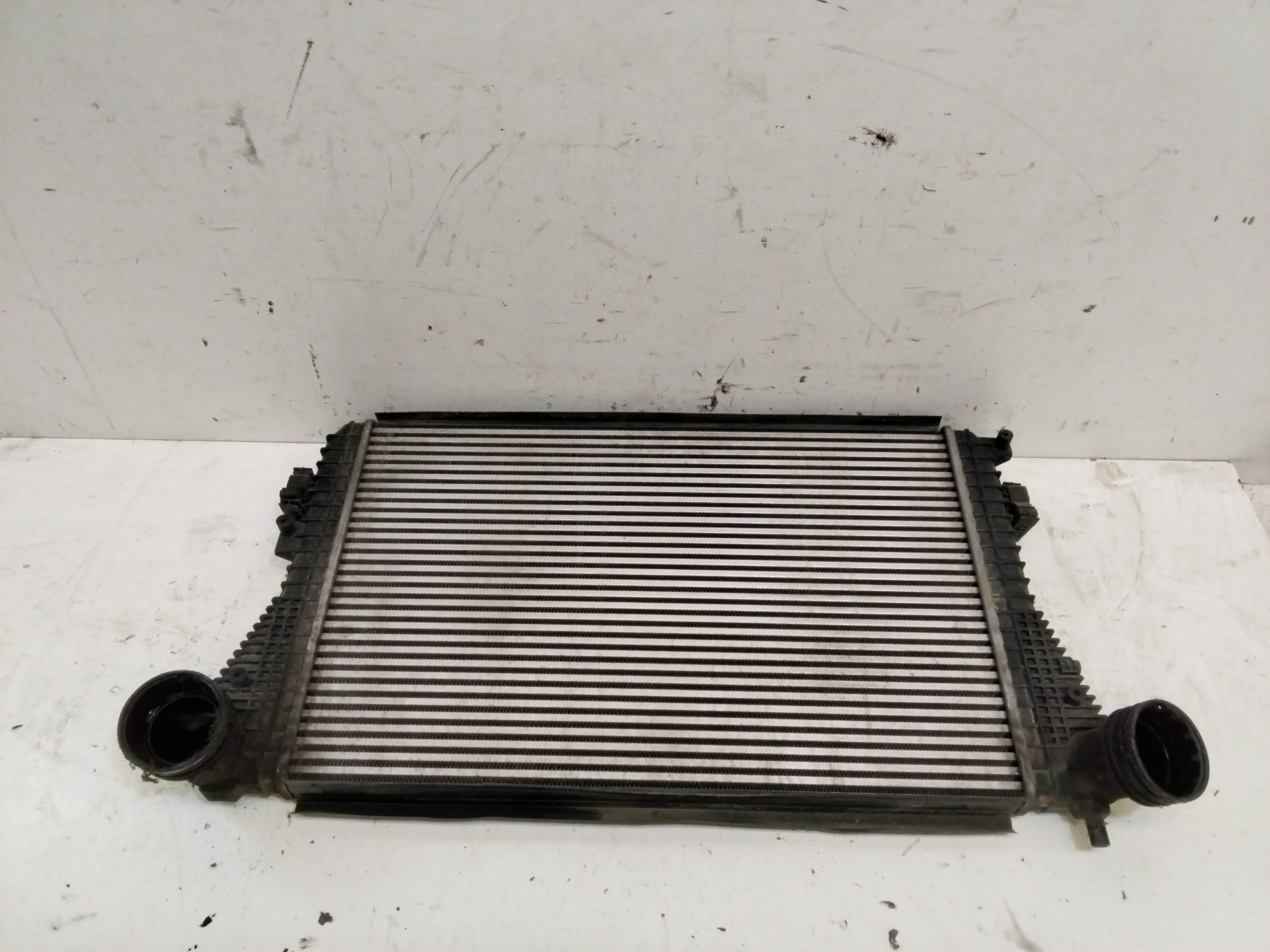 VOLKSWAGEN Touran 1 generation (2003-2015) Radiateur de refroidisseur intermédiaire NOREF 25191460