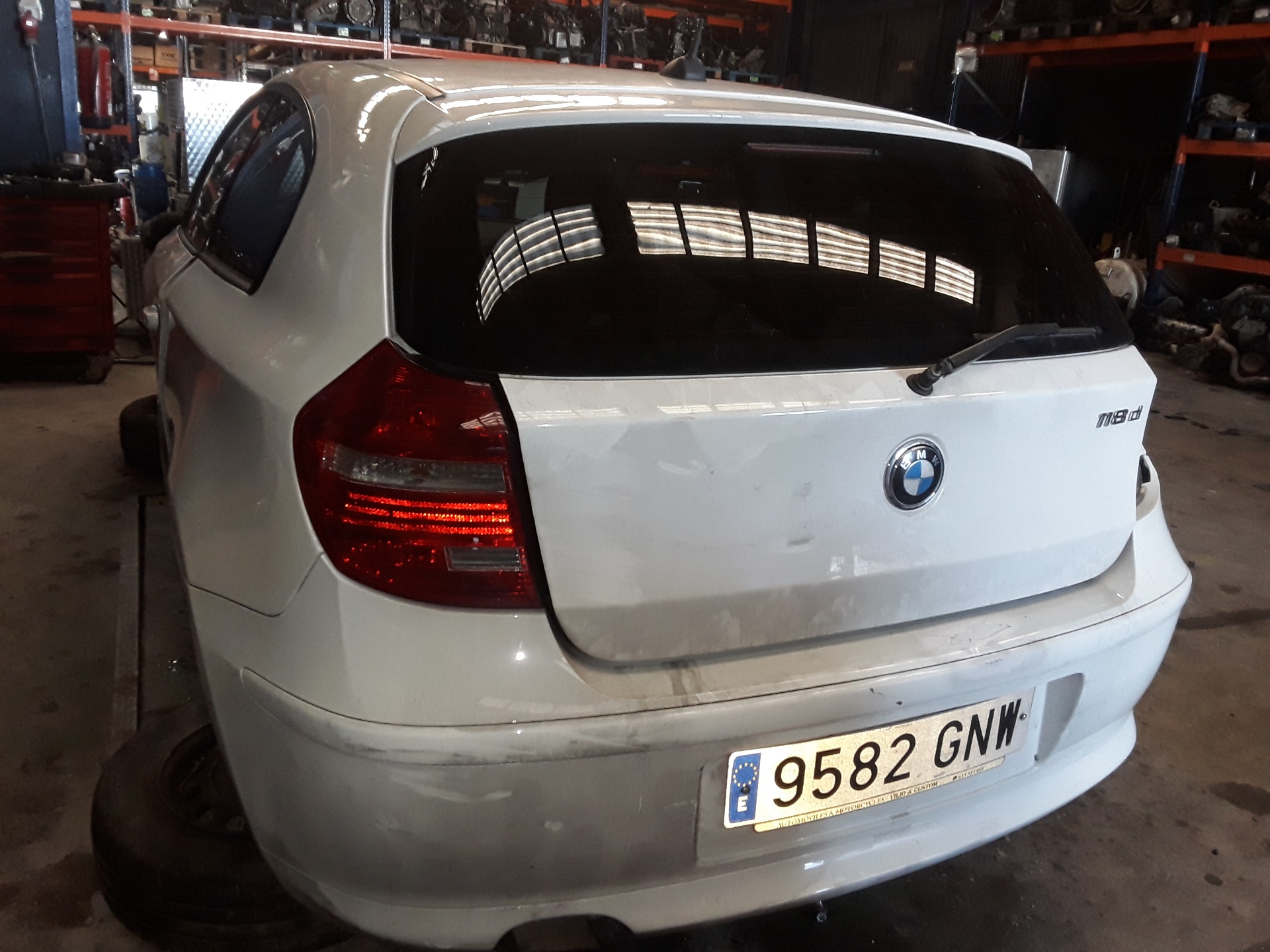 BMW 1 Series E81/E82/E87/E88 (2004-2013) Oikean puolen siipipeili 7164601 23791614